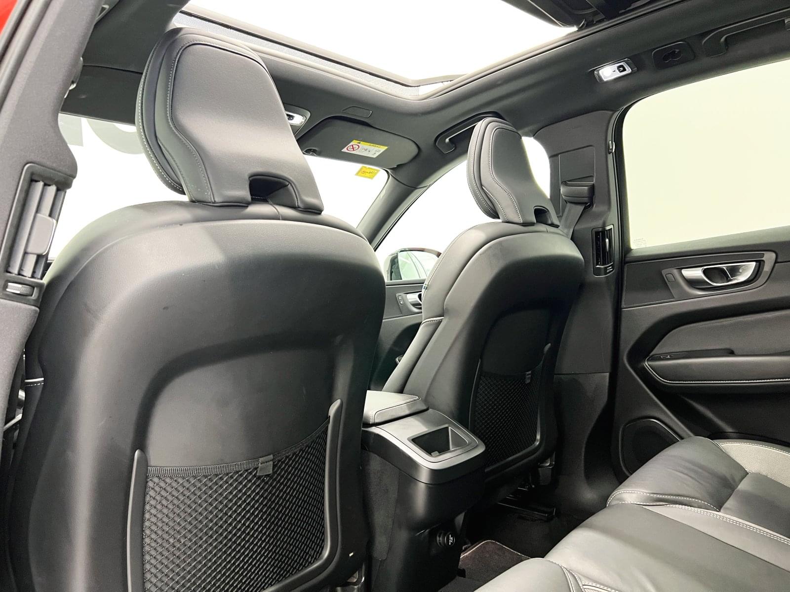 VOLVO XC60 R DESIGN AWD 2.0 B5 G 250CV AT8 42 