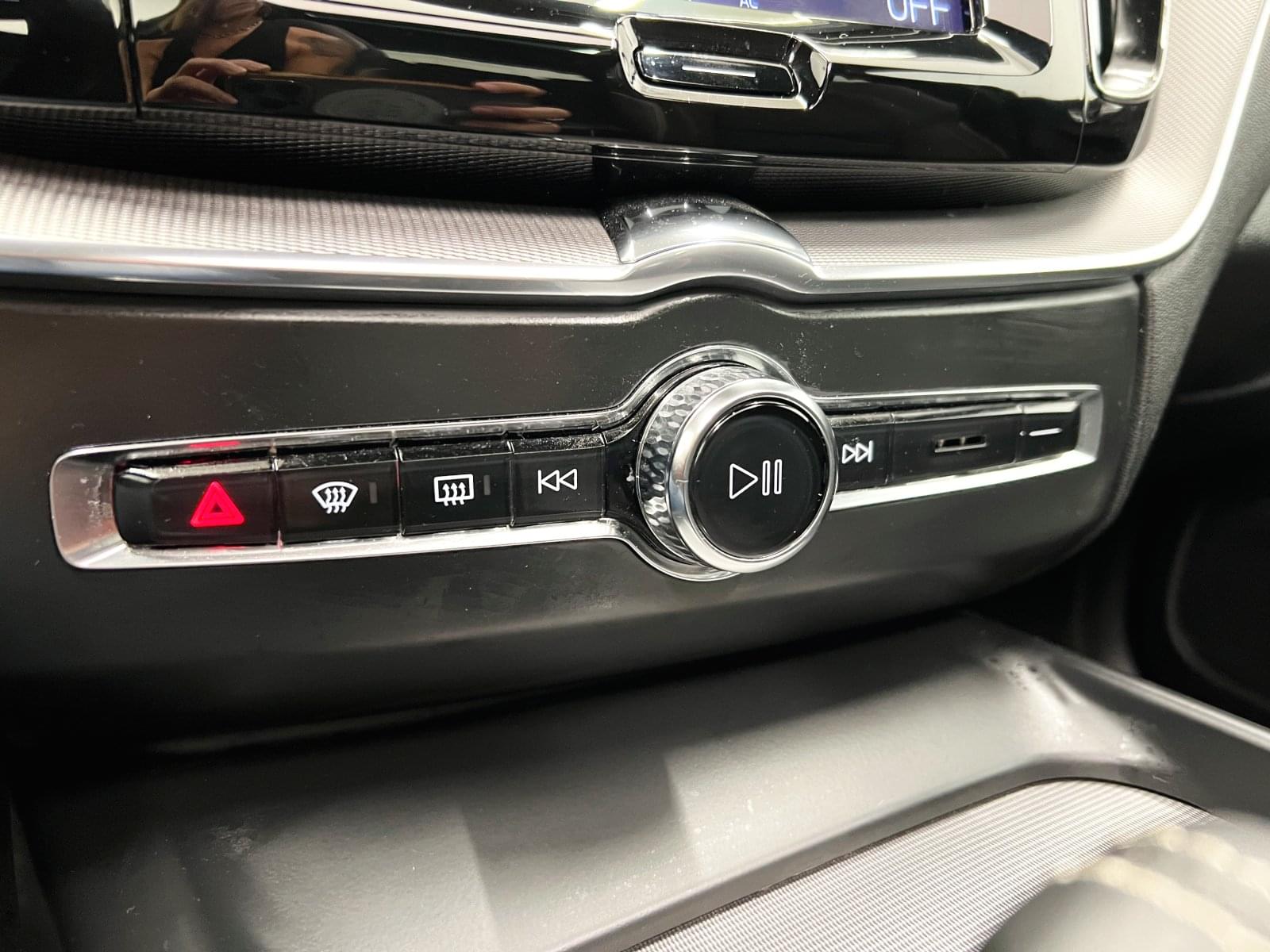 VOLVO XC60 R DESIGN AWD 2.0 B5 G 250CV AT8 37 