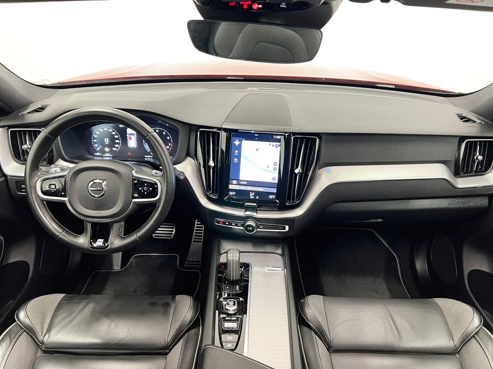 VOLVO XC60 R DESIGN AWD 2.0 B5 G 250CV AT8 29 