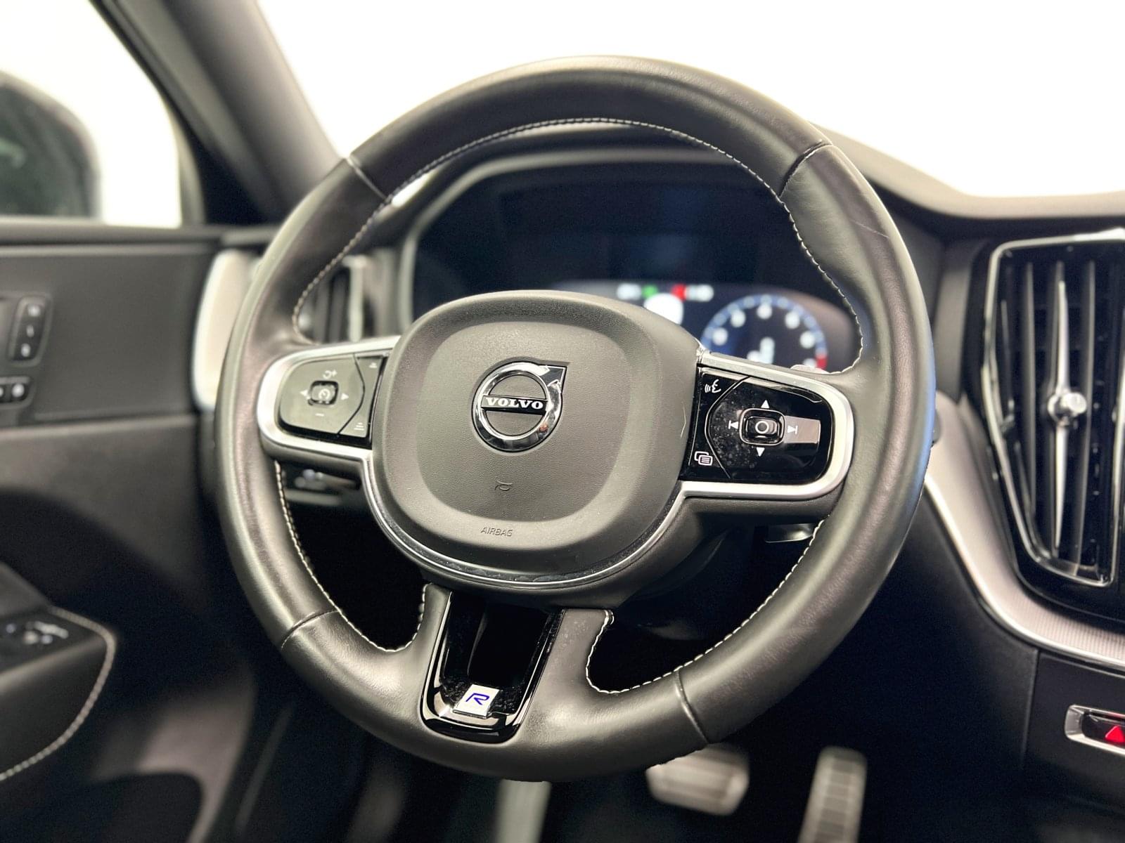 VOLVO XC60 R DESIGN AWD 2.0 B5 G 250CV AT8 30 