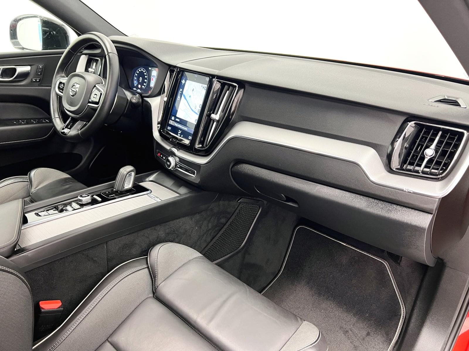VOLVO XC60 R DESIGN AWD 2.0 B5 G 250CV AT8 39 