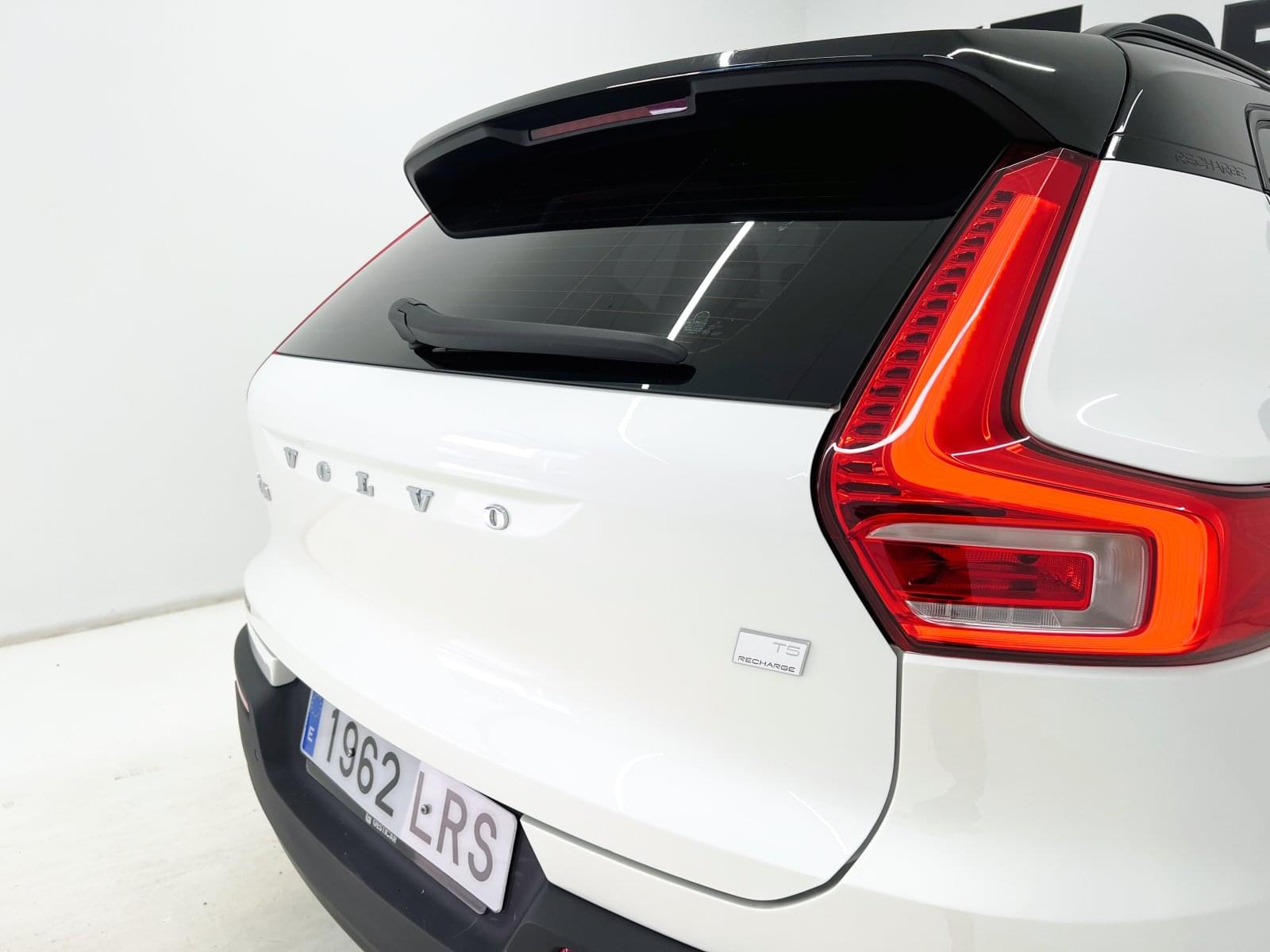 VOLVO XC40 T5 TWIN RECHARGE R-DESIGN AUTO 17 