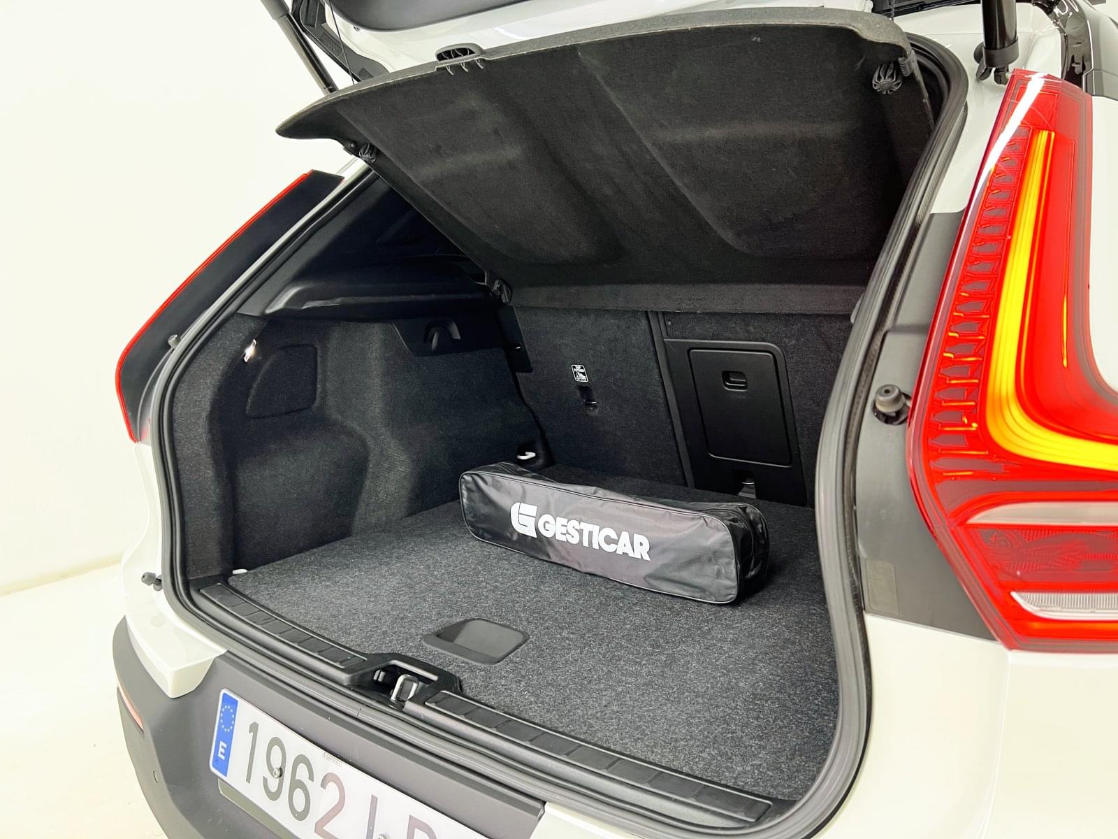 VOLVO XC40 T5 TWIN RECHARGE R-DESIGN AUTO 15 