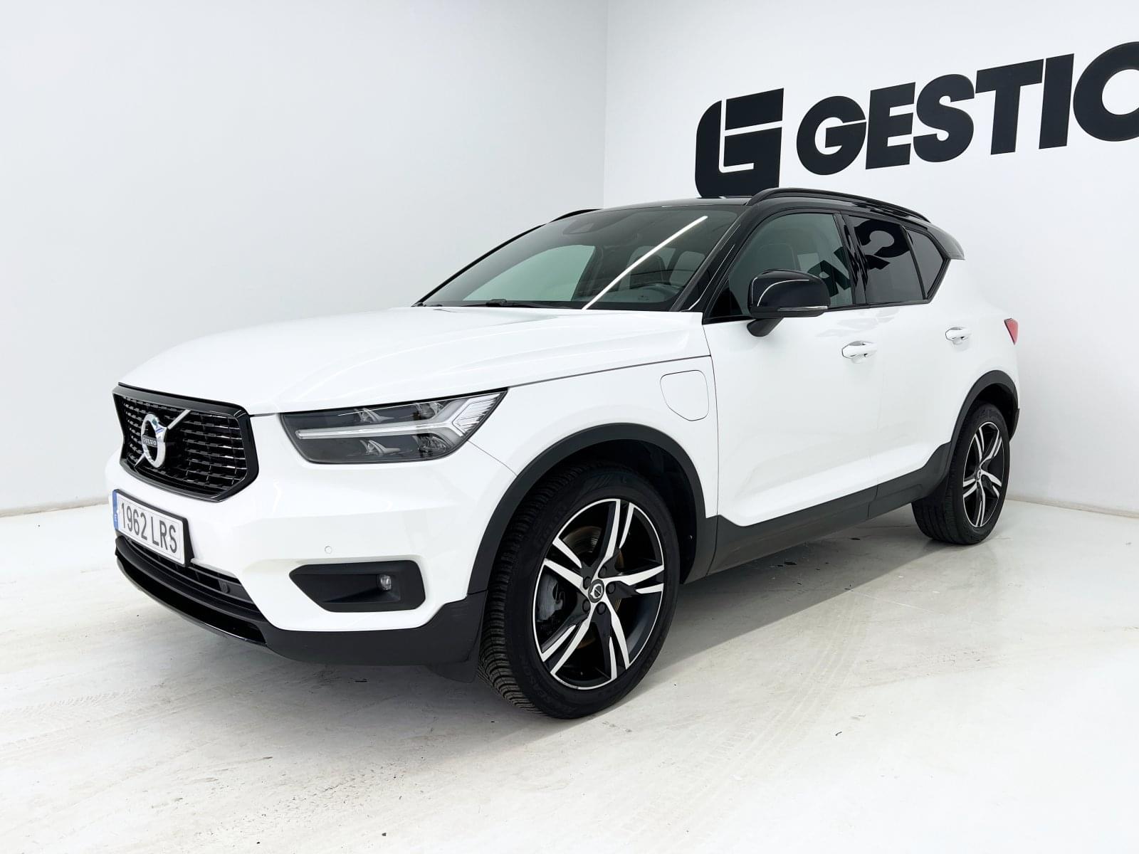 VOLVO XC40 T5 TWIN RECHARGE R-DESIGN AUTO 8 
