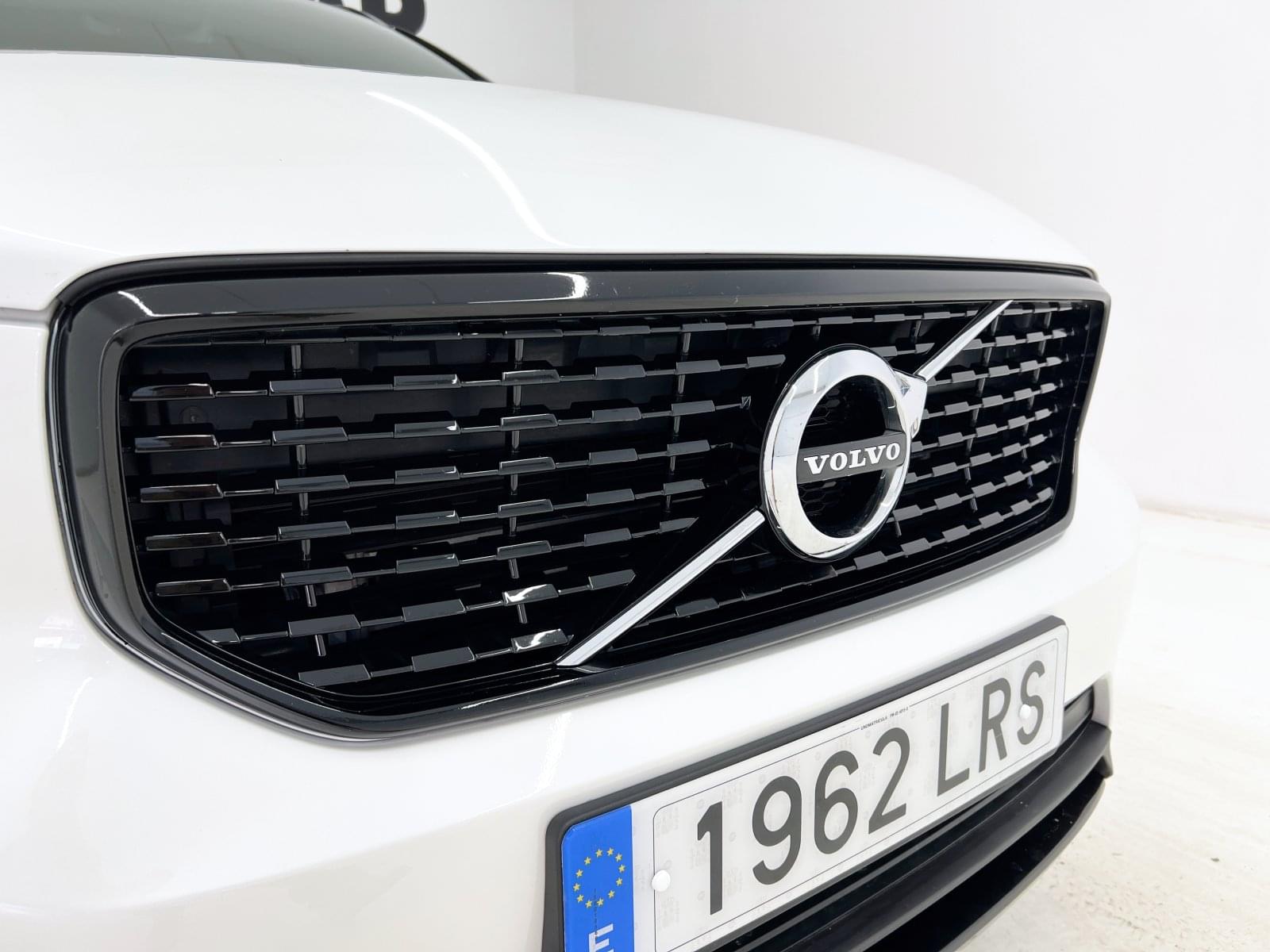 VOLVO XC40 T5 TWIN RECHARGE R-DESIGN AUTO 5 