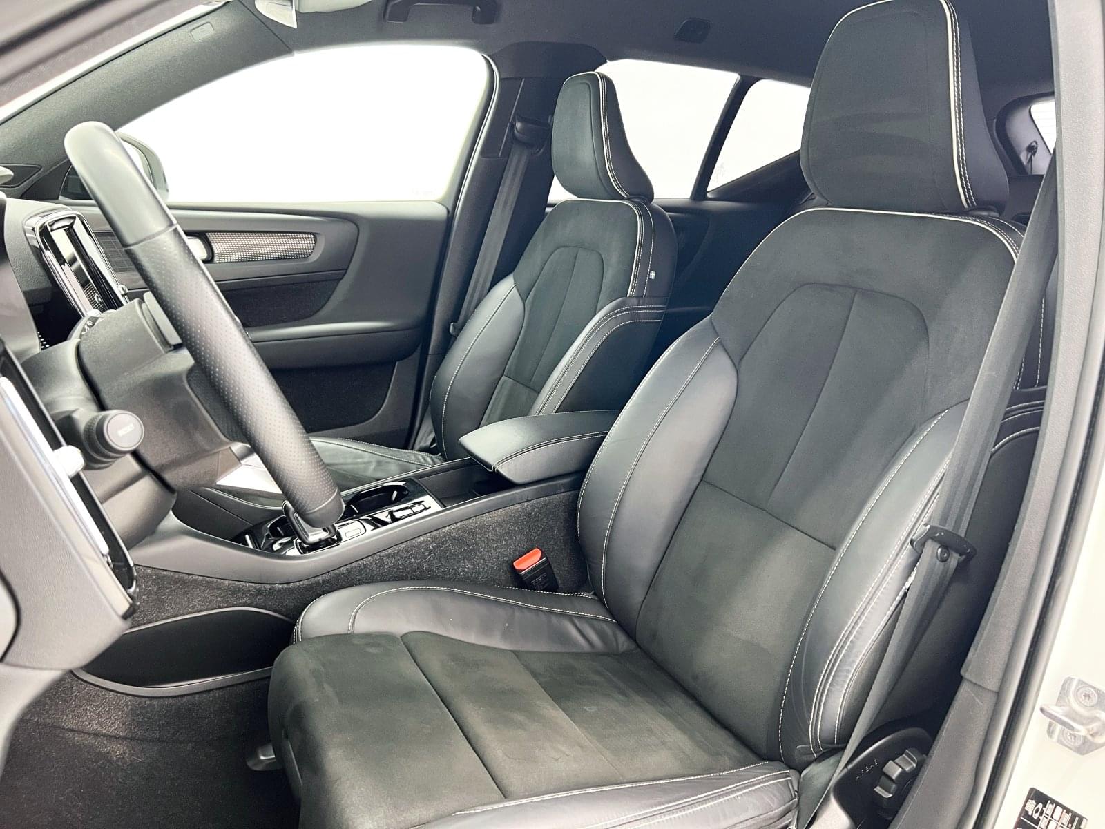 VOLVO XC40 T5 TWIN RECHARGE R-DESIGN AUTO 24 