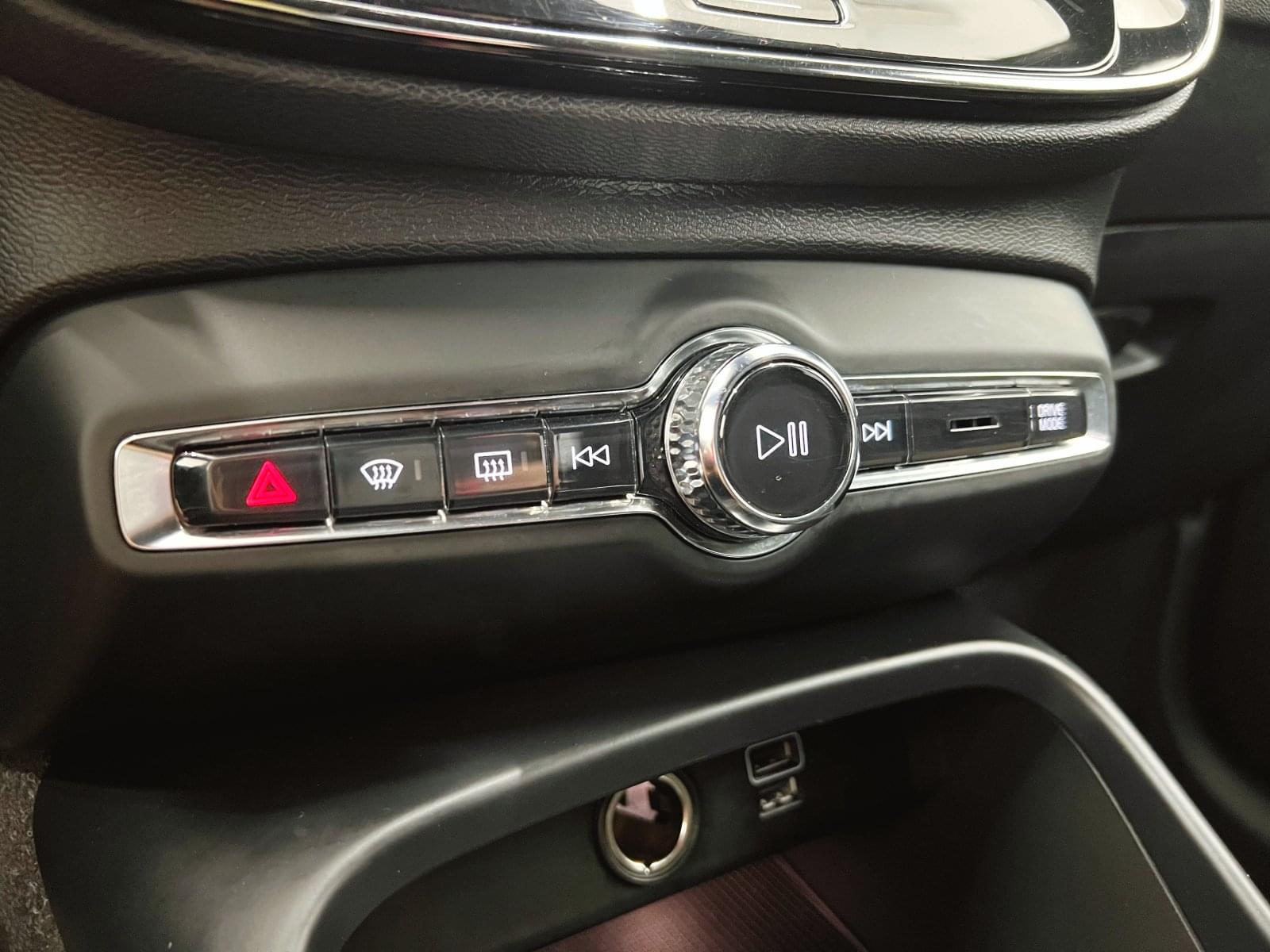 VOLVO XC40 T5 TWIN RECHARGE R-DESIGN AUTO 35 