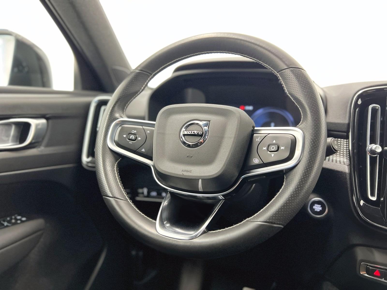 VOLVO XC40 T5 TWIN RECHARGE R-DESIGN AUTO 28 