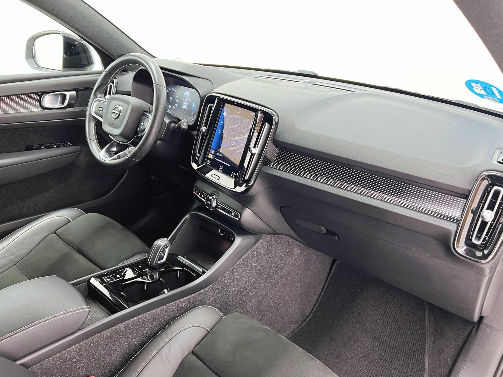 VOLVO XC40 T5 TWIN RECHARGE R-DESIGN AUTO 38 