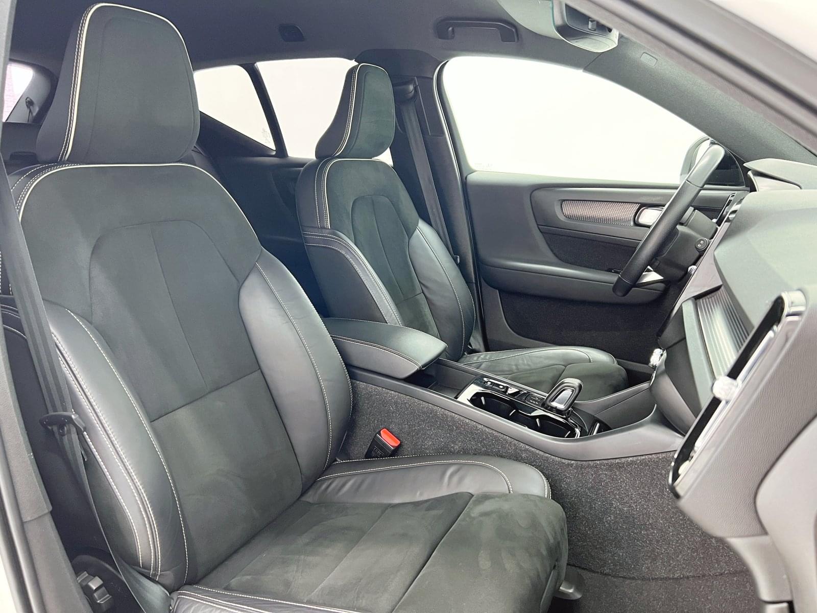 VOLVO XC40 T5 TWIN RECHARGE R-DESIGN AUTO 40 