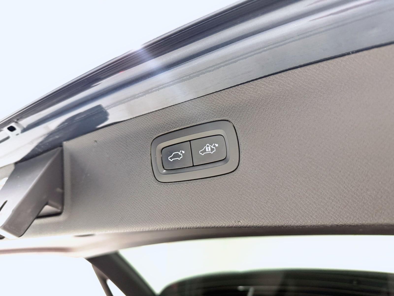 VOLVO XC90 R DESIGN AWD 2.0 T8 390CV 16 