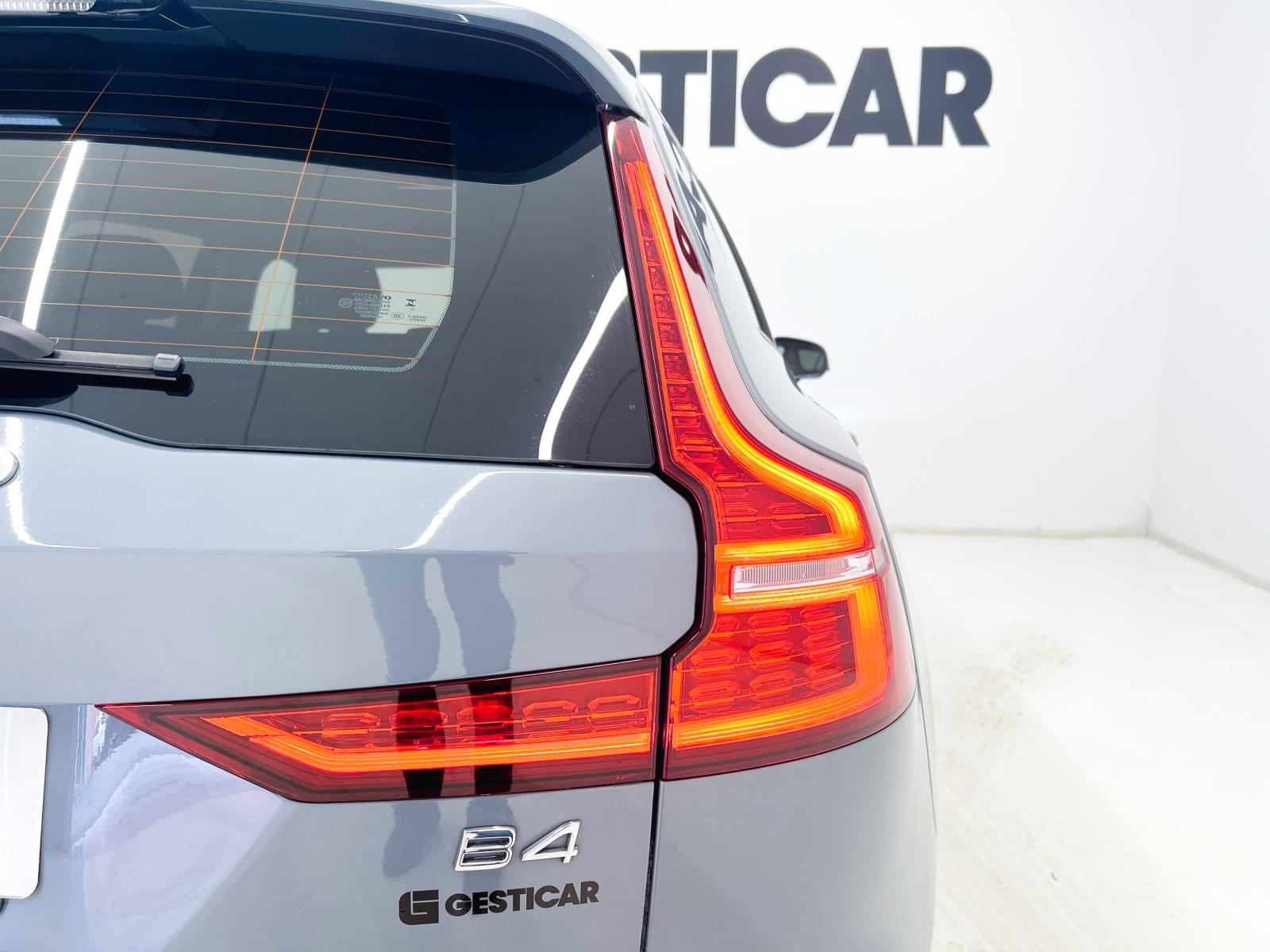 VOLVO V60 2.0 B4 (D)  ESSENTIAL AUTO 197cv 17 