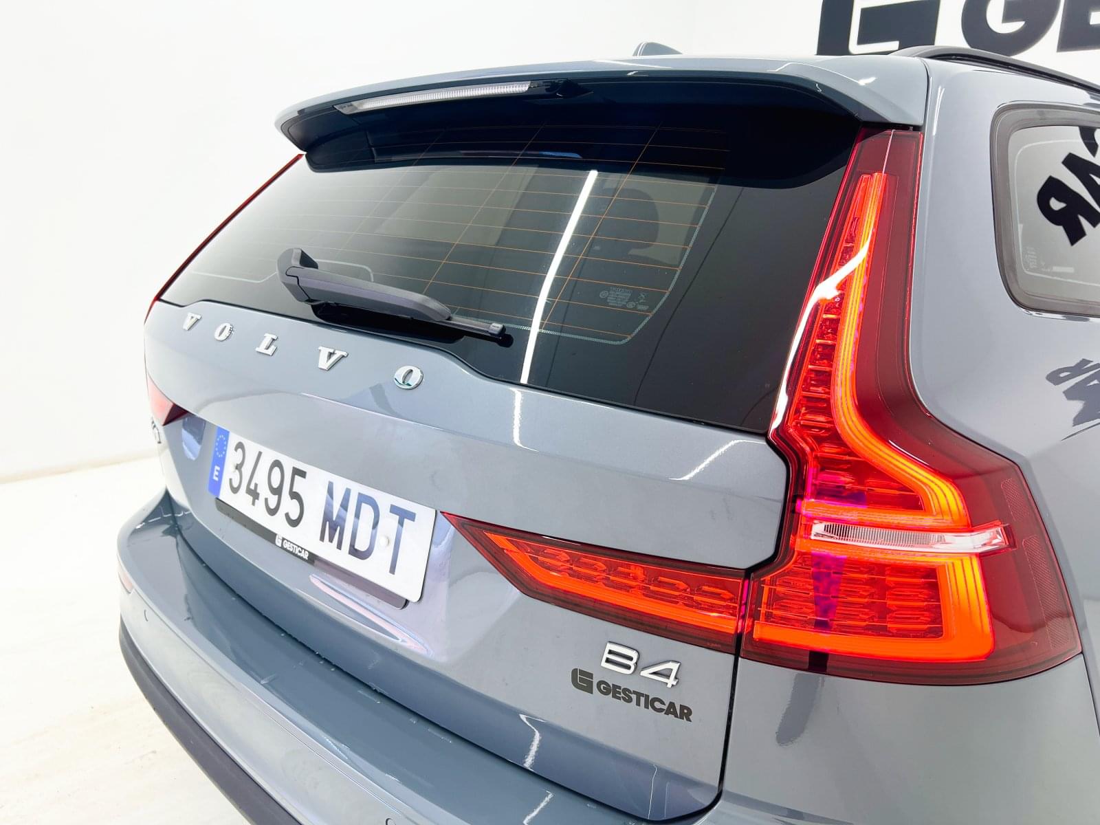 VOLVO V60 2.0 B4 (D)  ESSENTIAL AUTO 197cv 16 