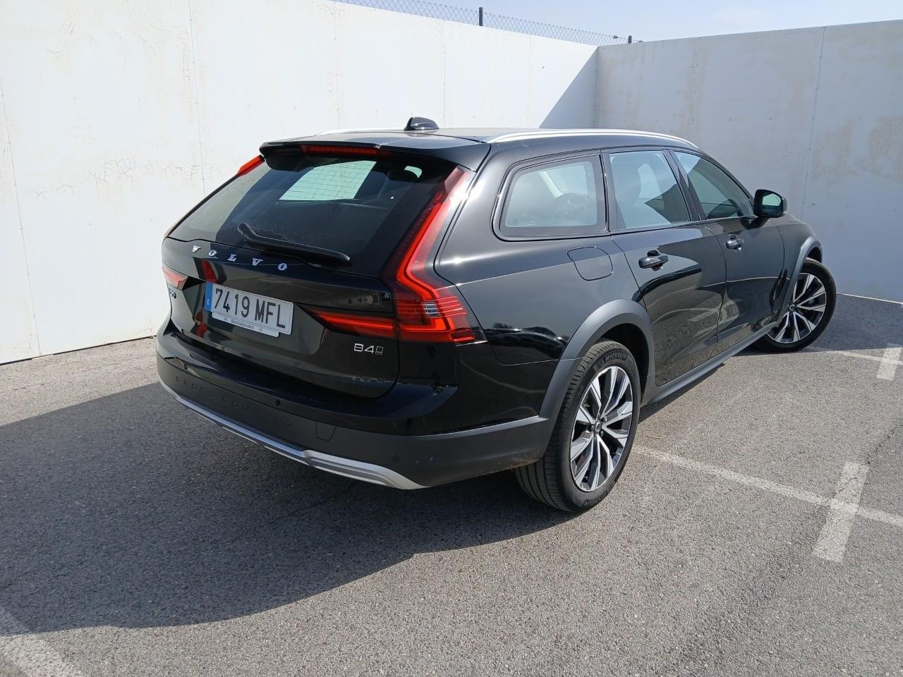 VOLVO V90 CROSS COUNTRY CORE 2.0 B4D 197 CV AUTO 3 