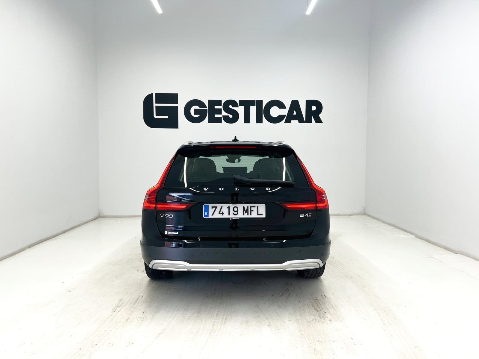 VOLVO V90 CROSS COUNTRY CORE 2.0 B4D 197 CV AUTO 12 