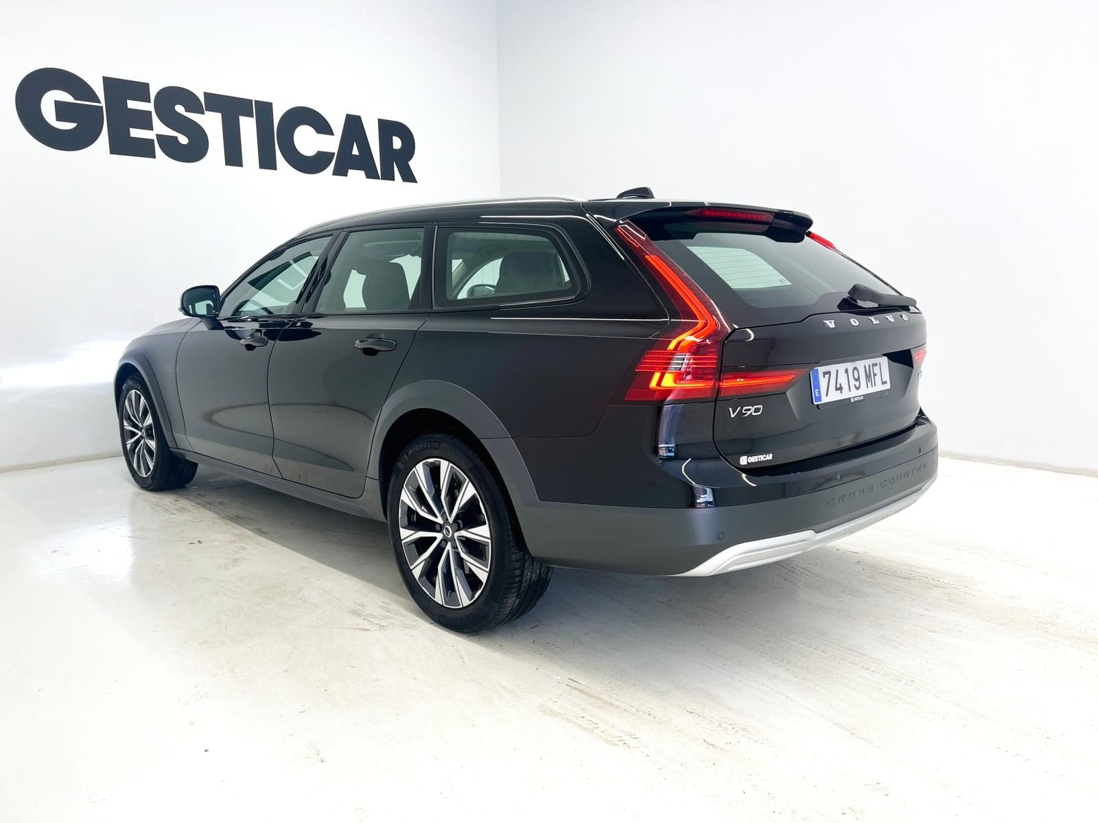 VOLVO V90 CROSS COUNTRY CORE 2.0 B4D 197 CV AUTO 10 
