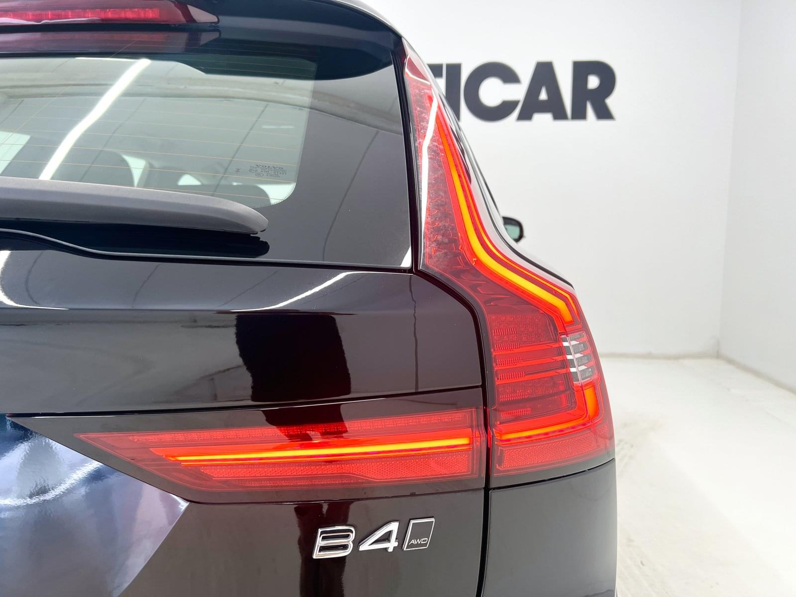 VOLVO V90 CROSS COUNTRY CORE 2.0 B4D 197 CV AUTO 18 