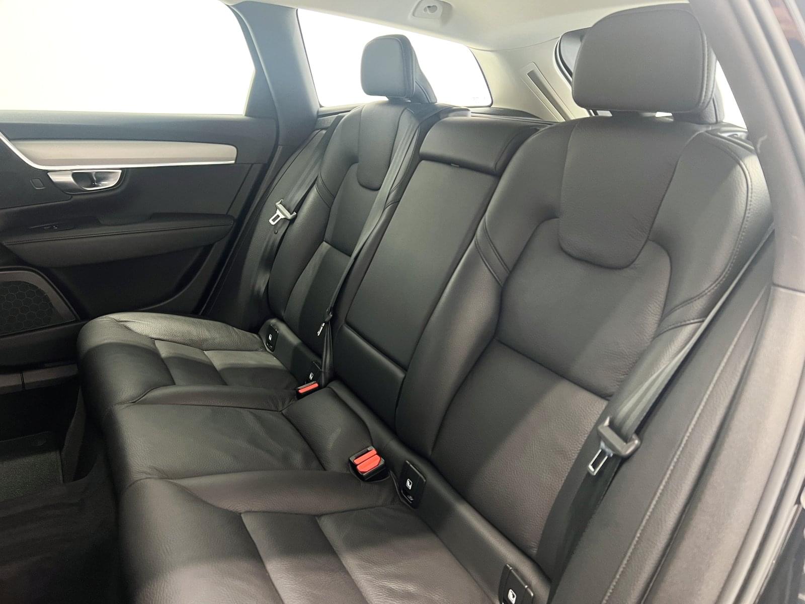 VOLVO V90 CROSS COUNTRY CORE 2.0 B4D 197 CV AUTO 42 