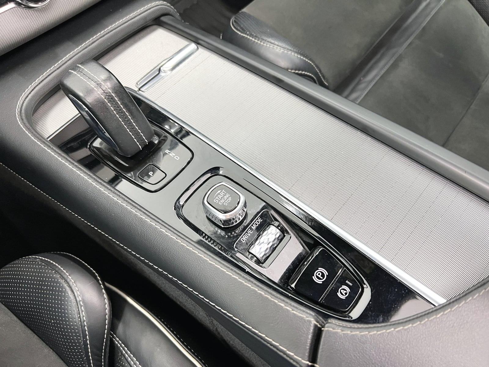 VOLVO XC90 B5 R DESIGN AWD 235CV 39 