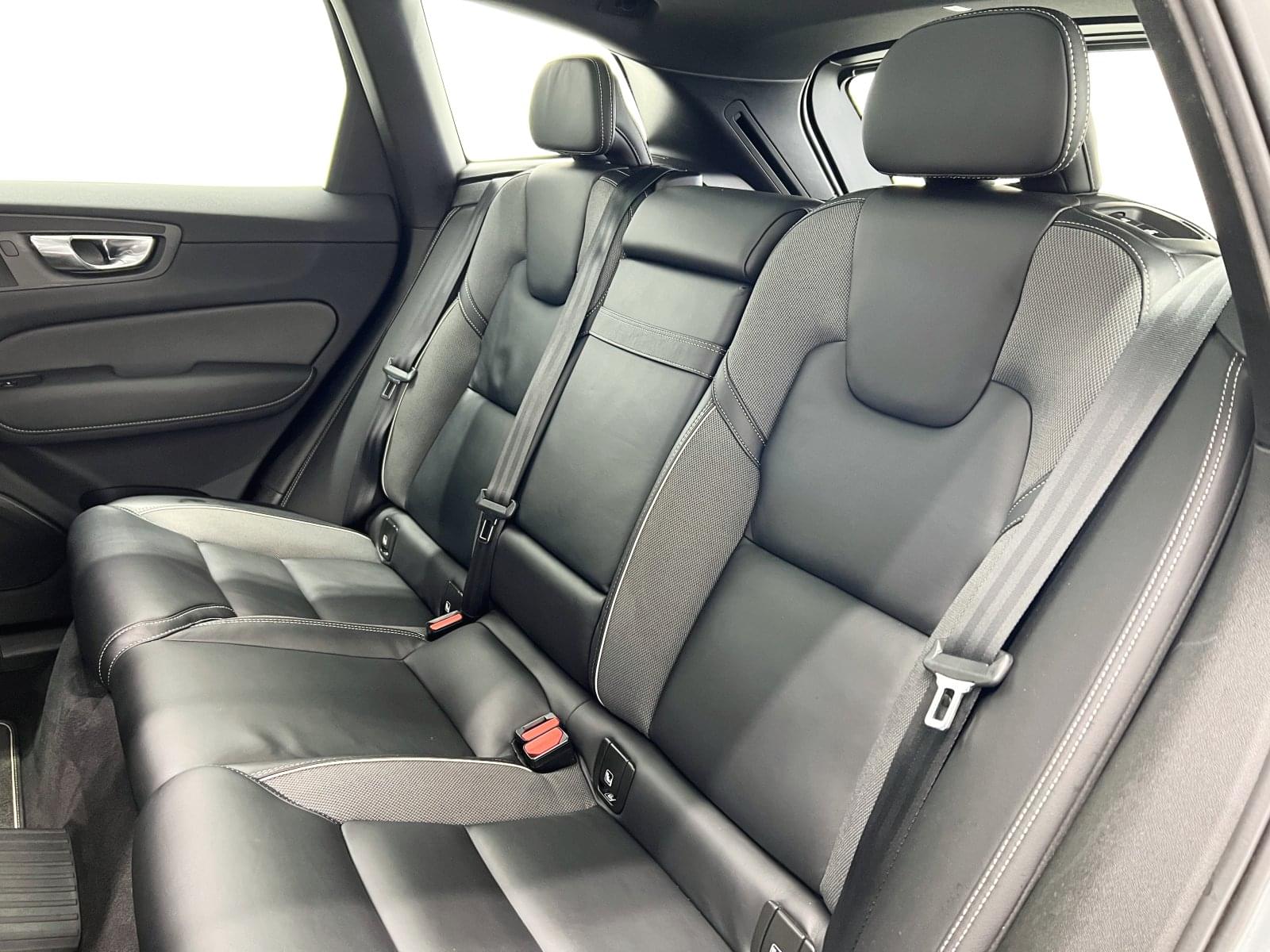 VOLVO XC60 2.0 T8 AWD R-Design 390CV 44 