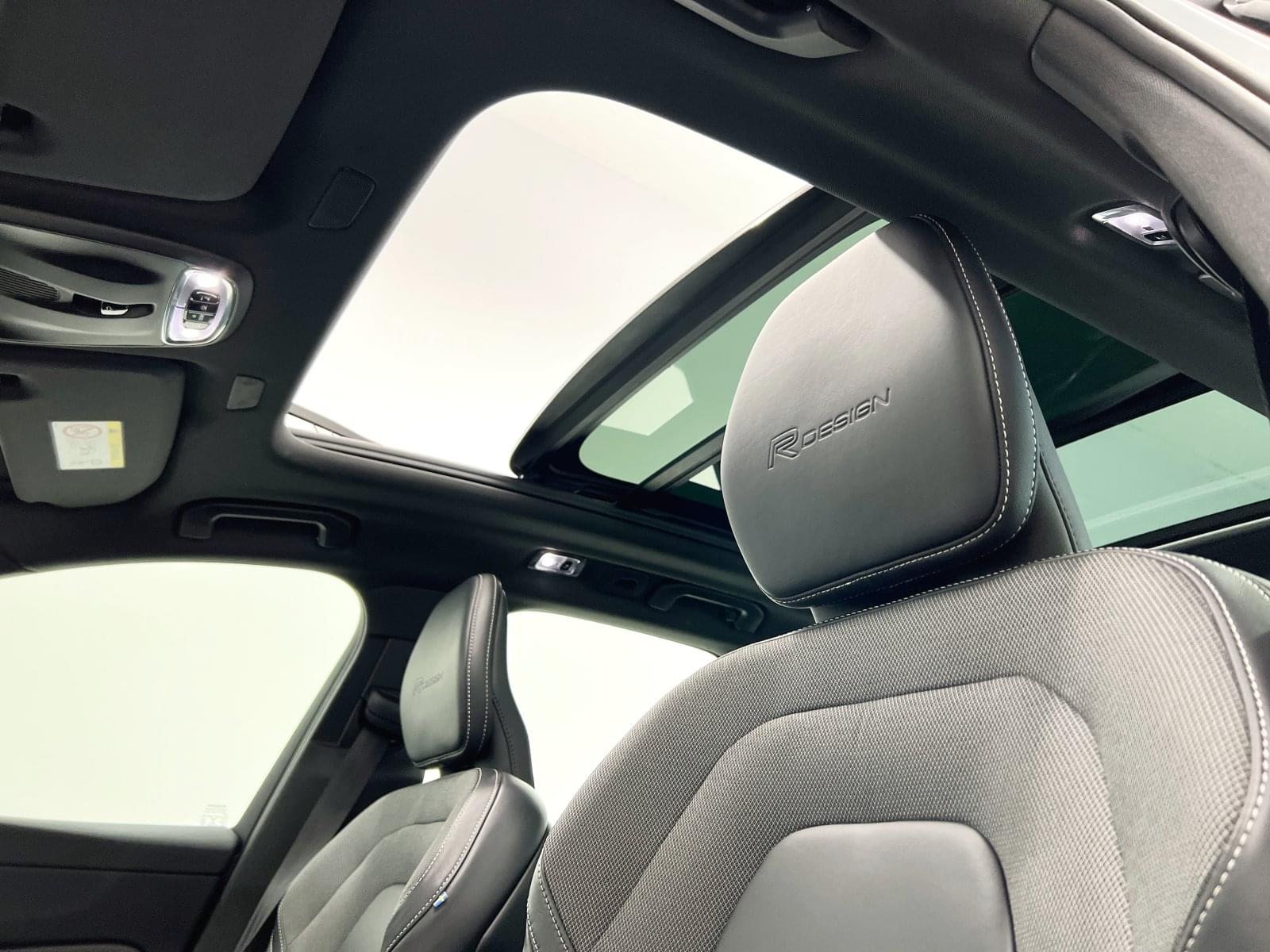 VOLVO XC60 2.0 T8 AWD R-Design 390CV 26 