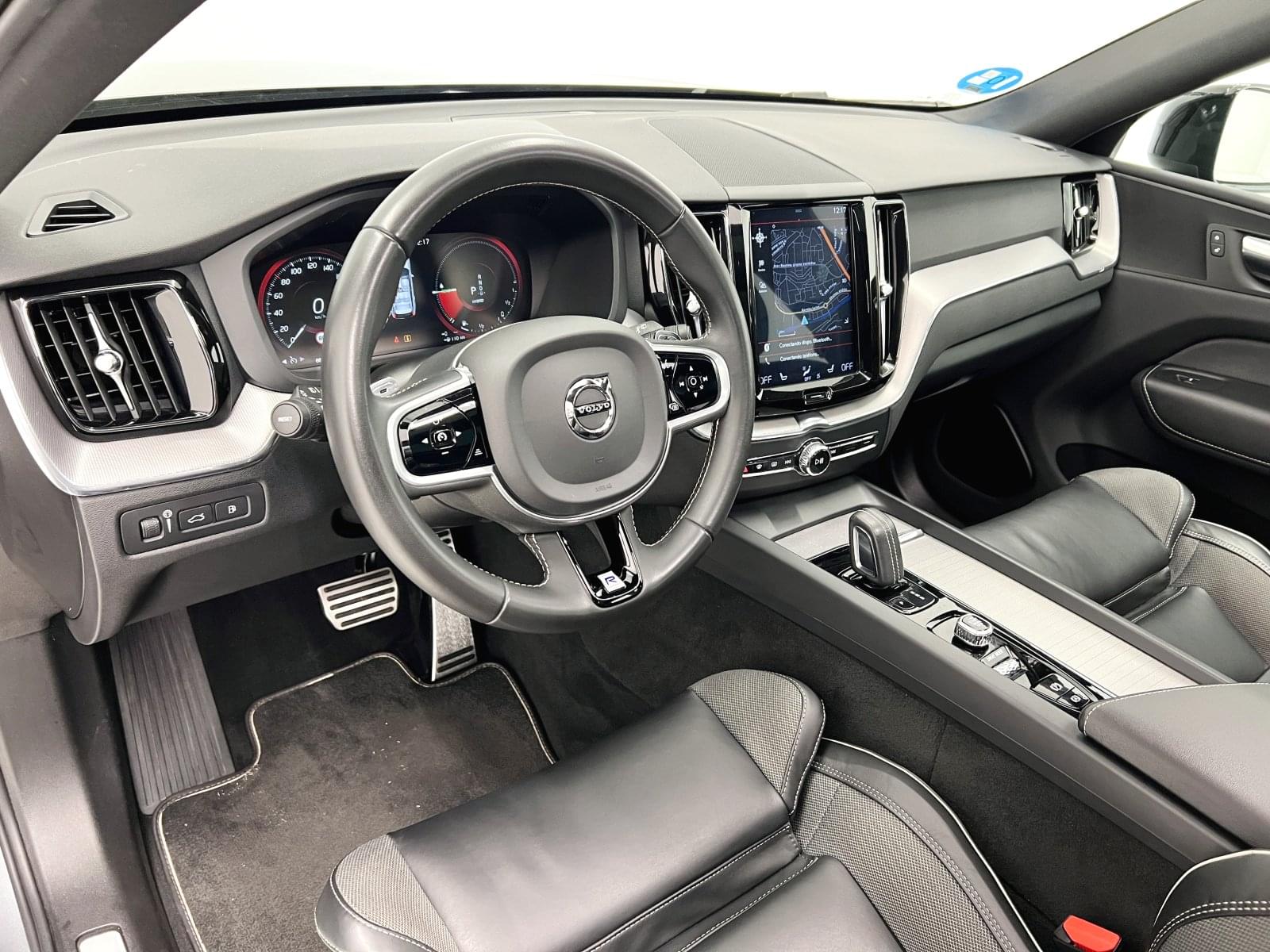 VOLVO XC60 2.0 T8 AWD R-Design 390CV 28 