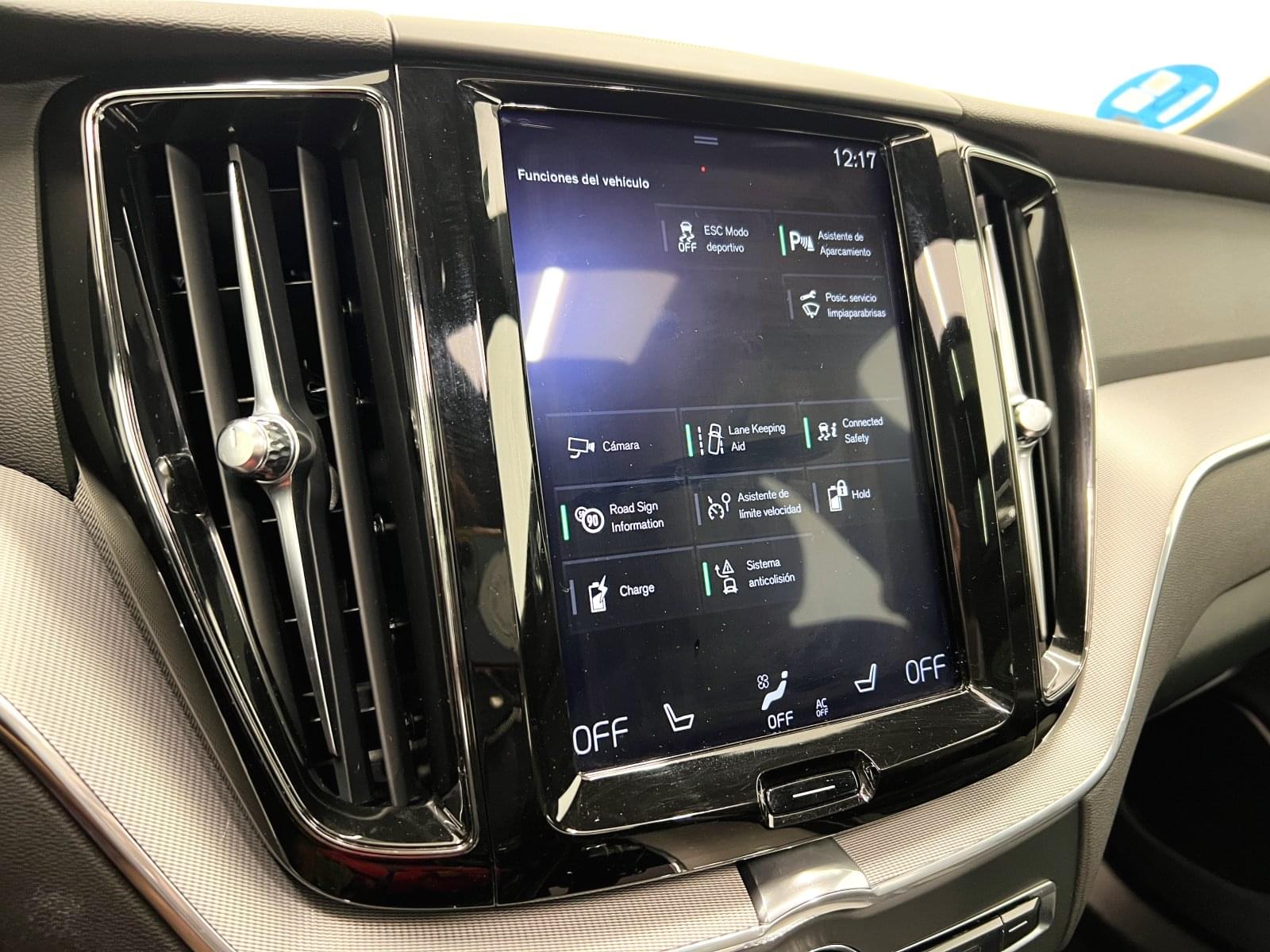 VOLVO XC60 2.0 T8 AWD R-Design 390CV 36 