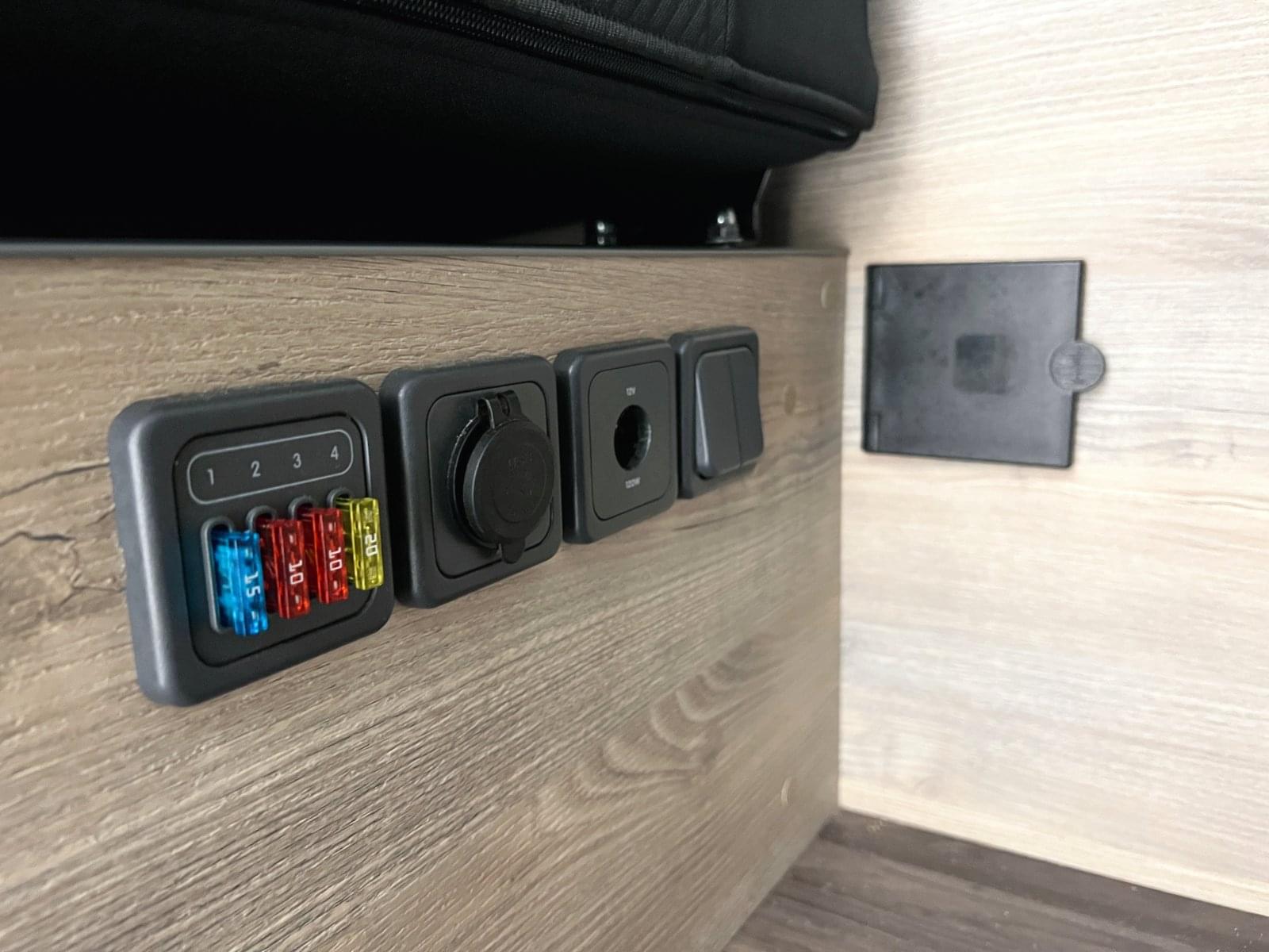 RENAULT TRAFIC 2.0DCI 110CV 38