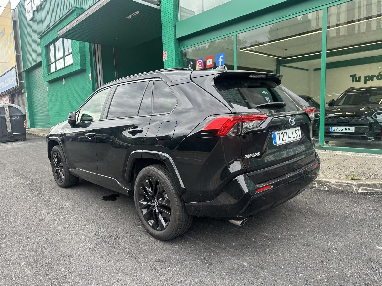 TOYOTA RAV4 2.5L 220H BLACK EDITION 3 