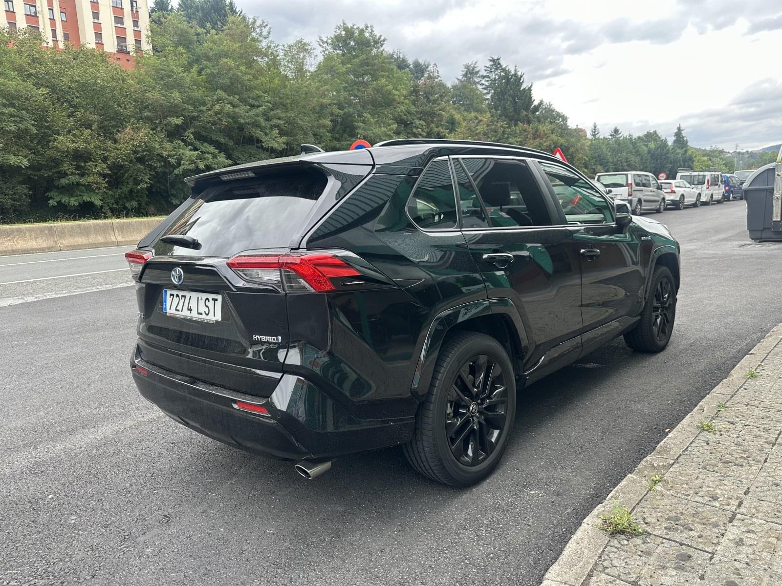 TOYOTA RAV4 2.5L 220H BLACK EDITION 4 