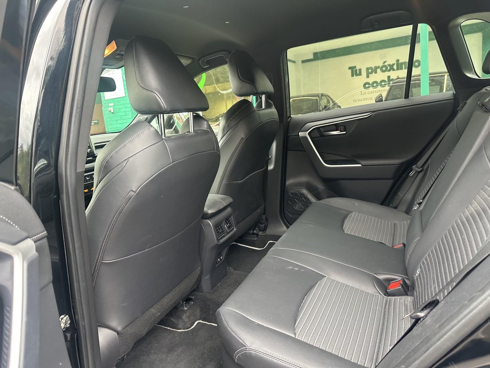 TOYOTA RAV4 2.5L 220H BLACK EDITION 15 