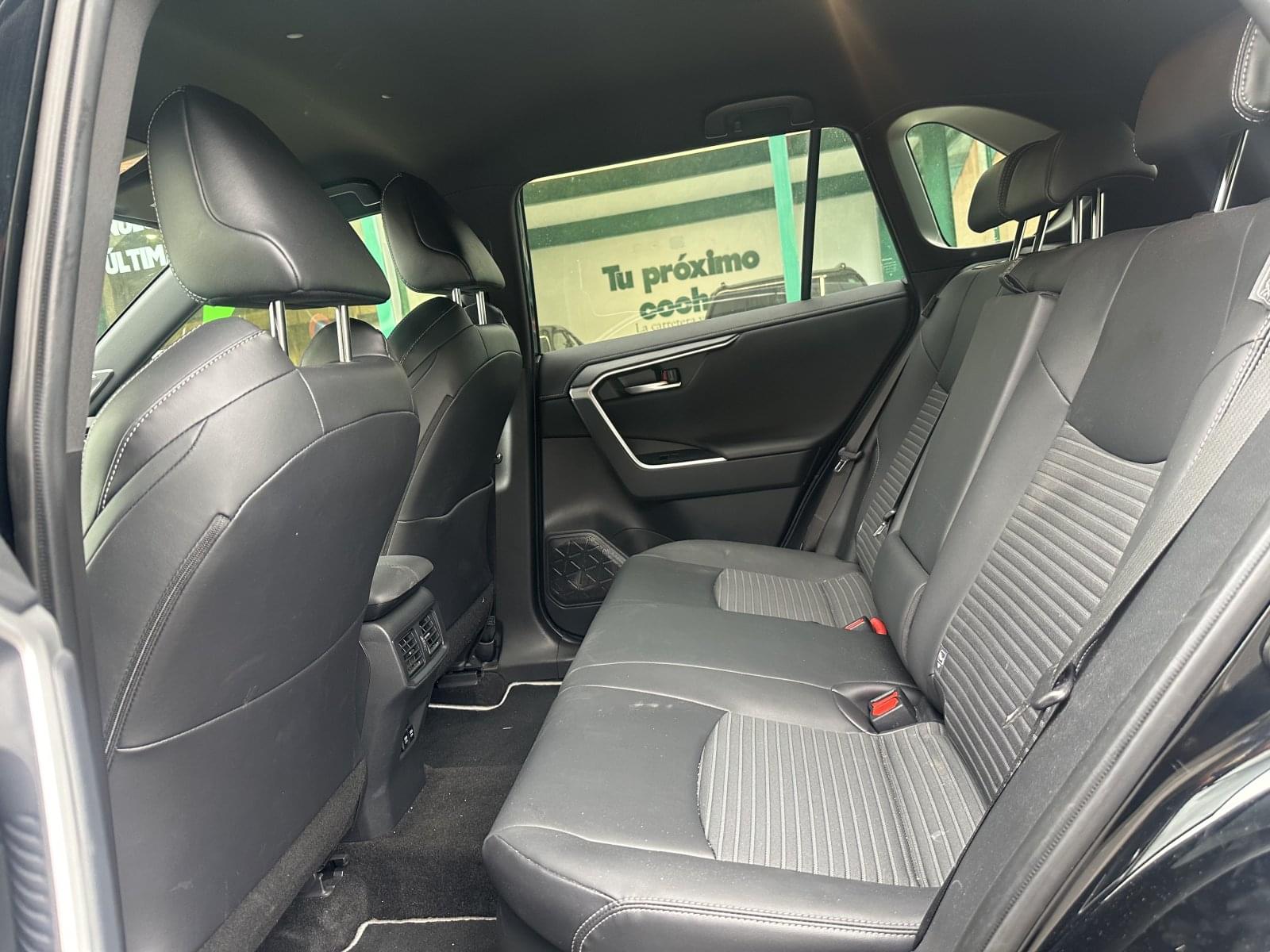 TOYOTA RAV4 2.5L 220H BLACK EDITION 16 