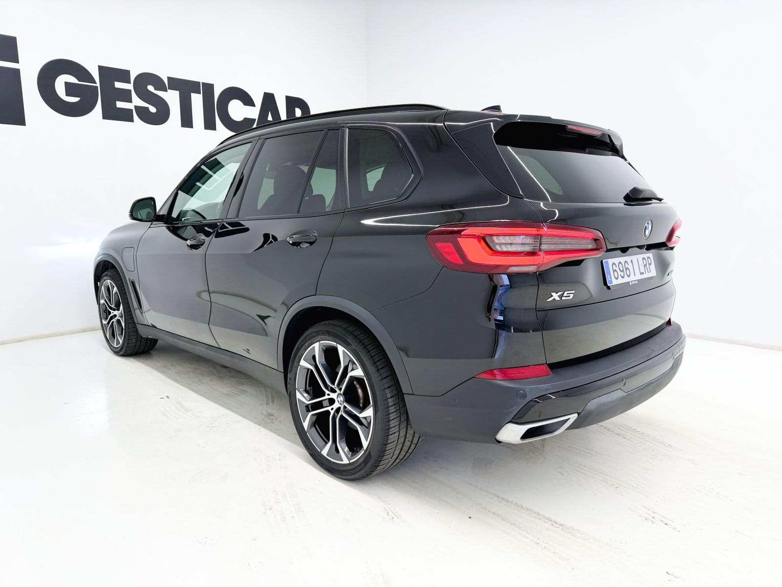 BMW X5 XDRIVE45E 394 CV 10