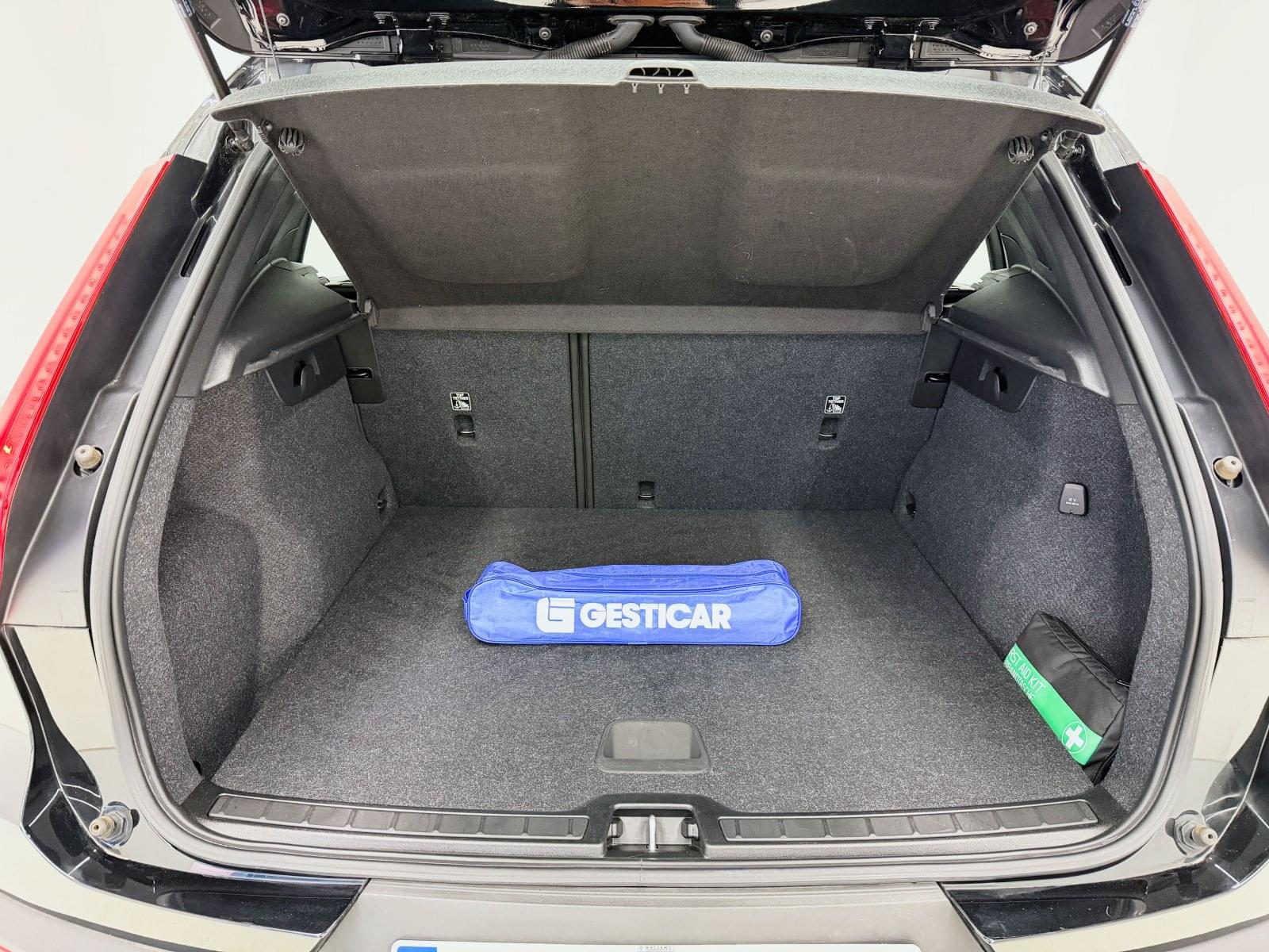 VOLVO XC40 ESSENTIAL  1.5 130CV MT6 E6D 14 