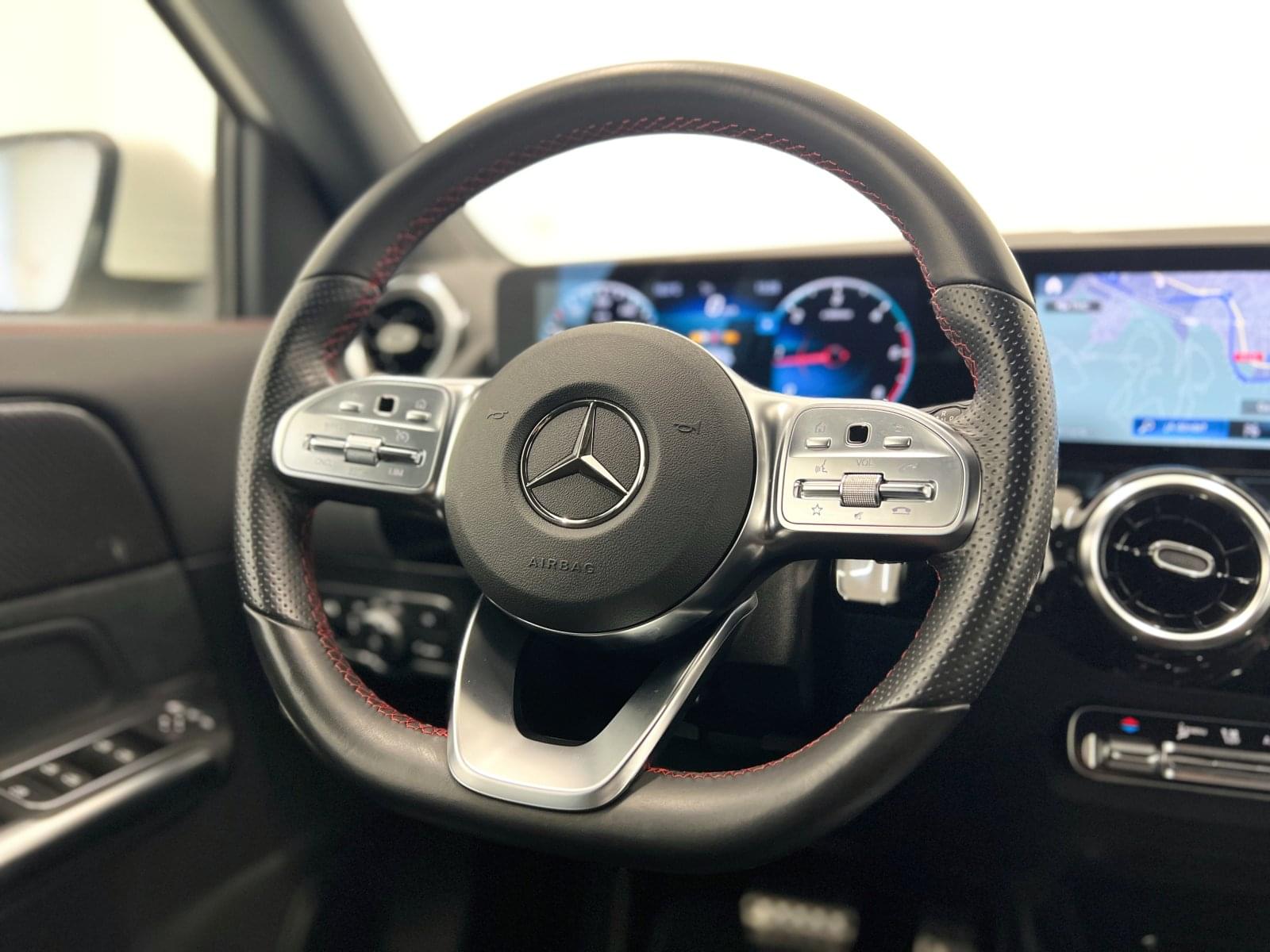 MERCEDES CLASE GLA 200D 150CV AUTO AMG 27 