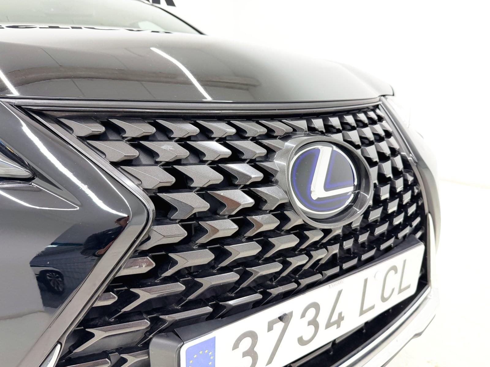 LEXUS UX 250H 184 CV 5