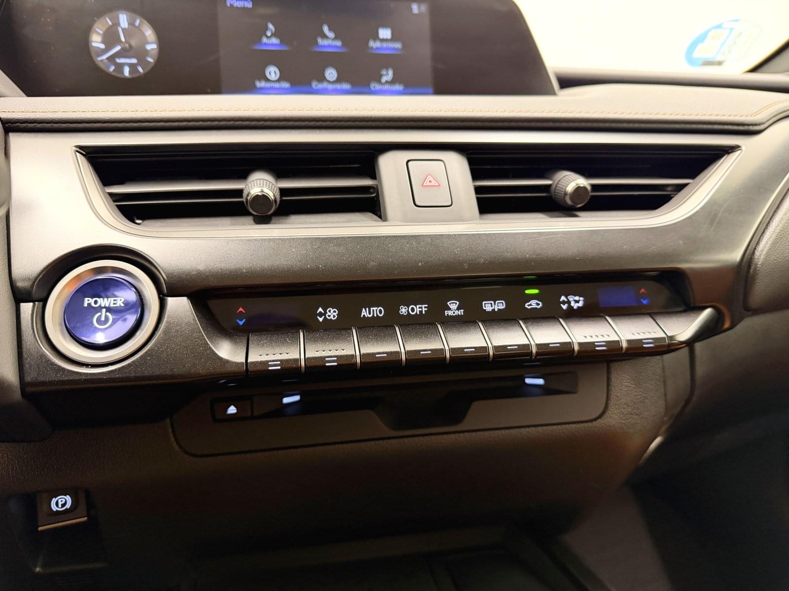 LEXUS UX 250H 184 CV 33