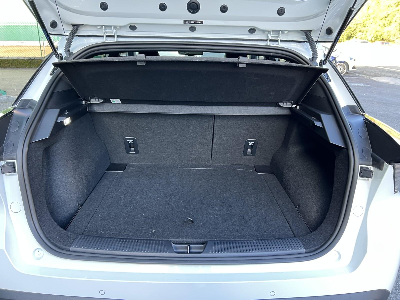 MG MG4 64KW LUXURY 8 