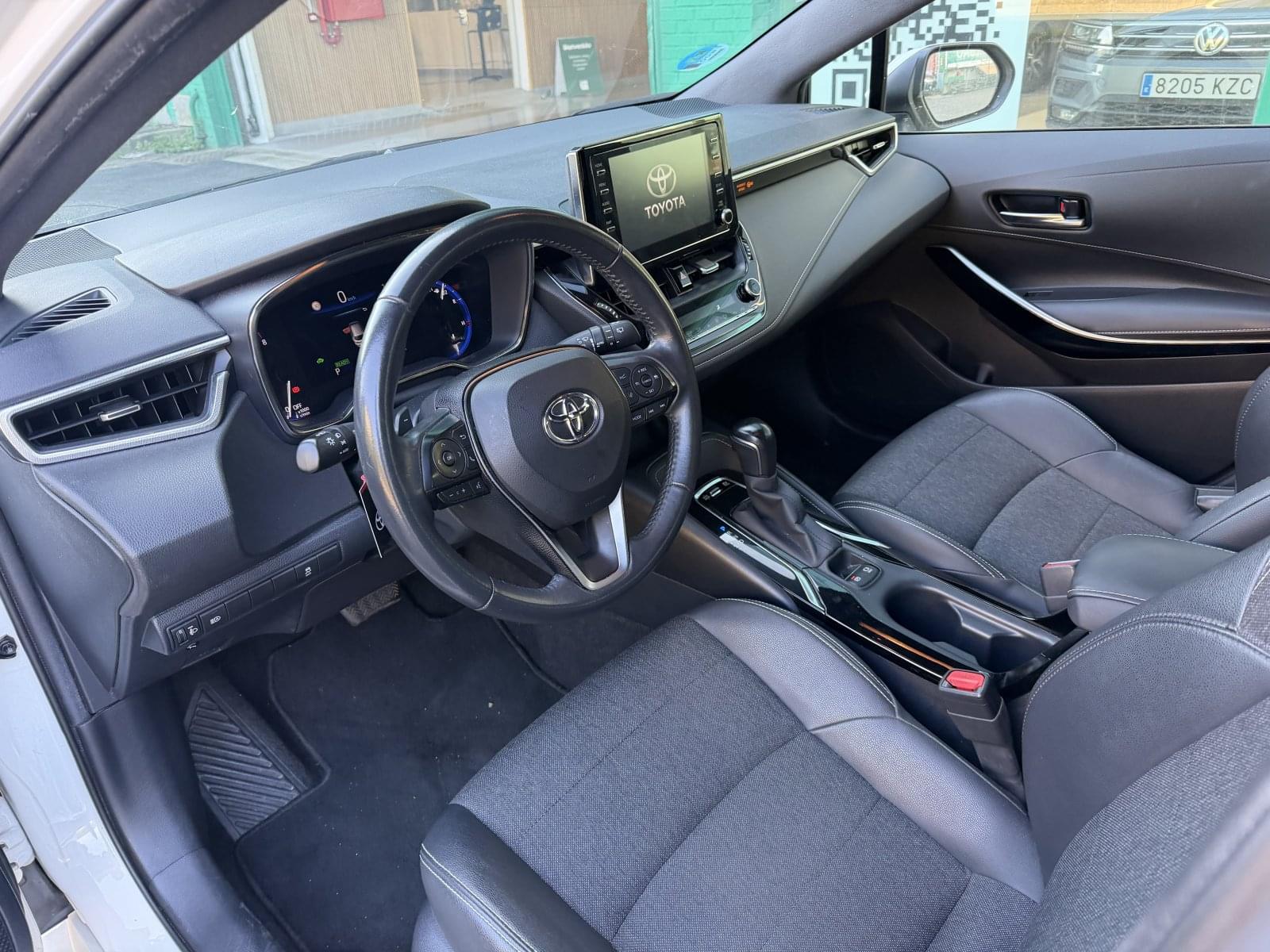 TOYOTA COROLLA 180H STYLE E-CVT TOURING SPORT 9 