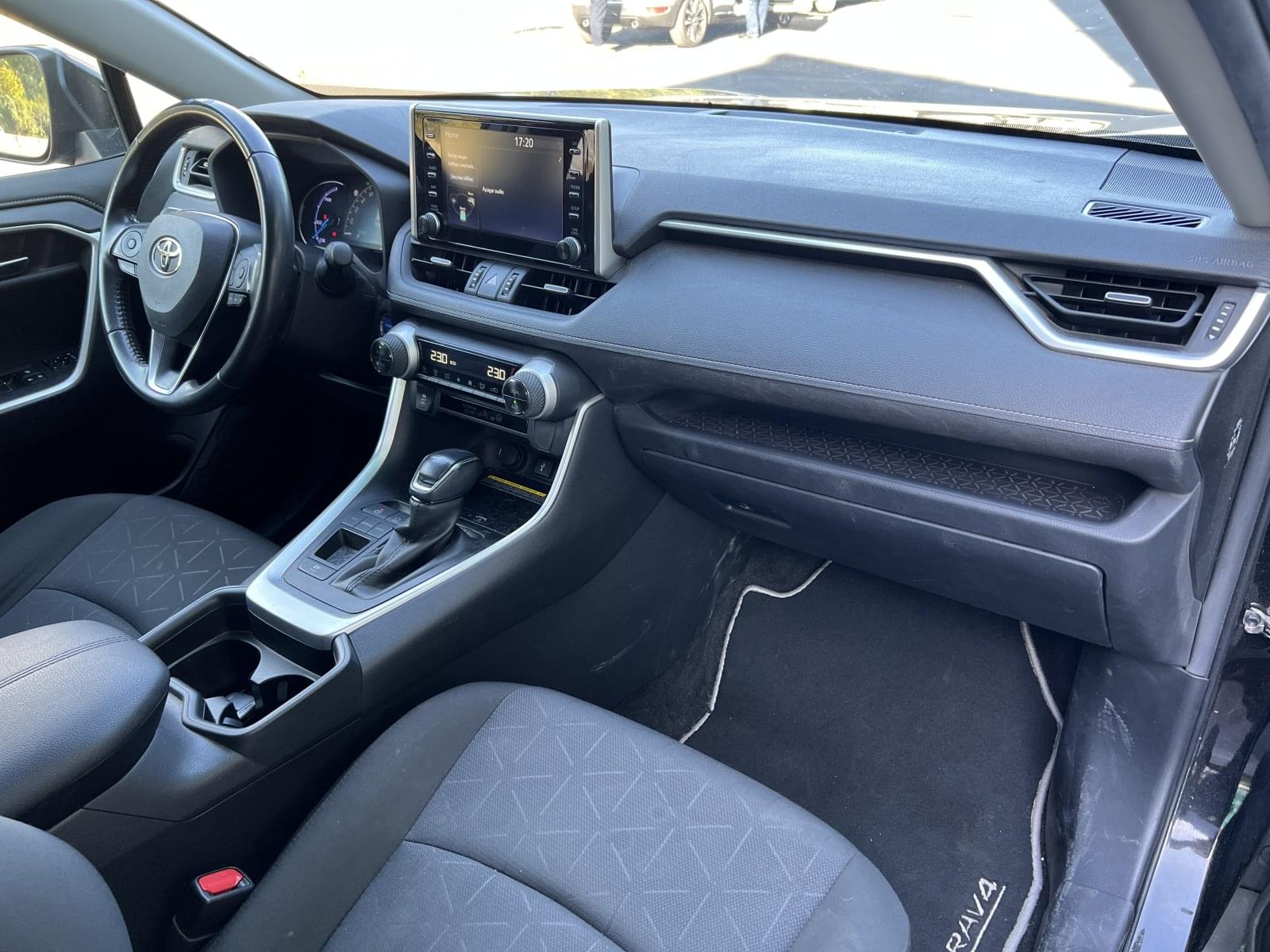 TOYOTA RAV4 2.5L 220H ADVANCE 17 