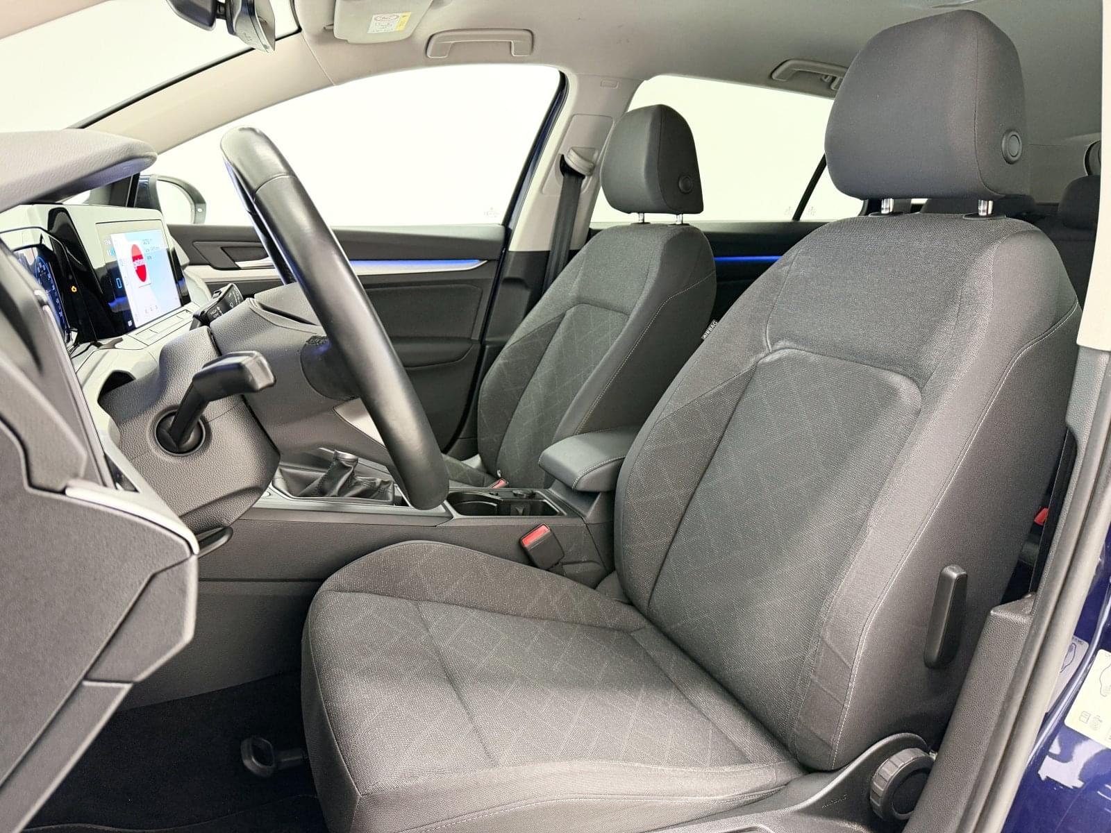 VOLKSWAGEN GOLF LIFE1.0 TSI VARIANT 110CV 23 