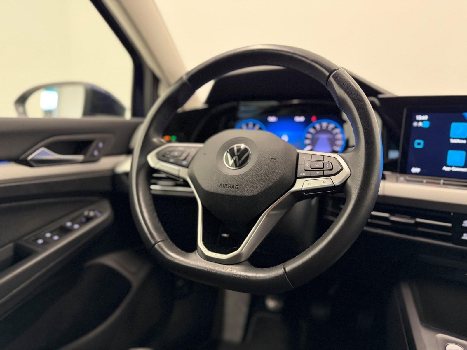 VOLKSWAGEN GOLF LIFE1.0 TSI VARIANT 110CV 28 