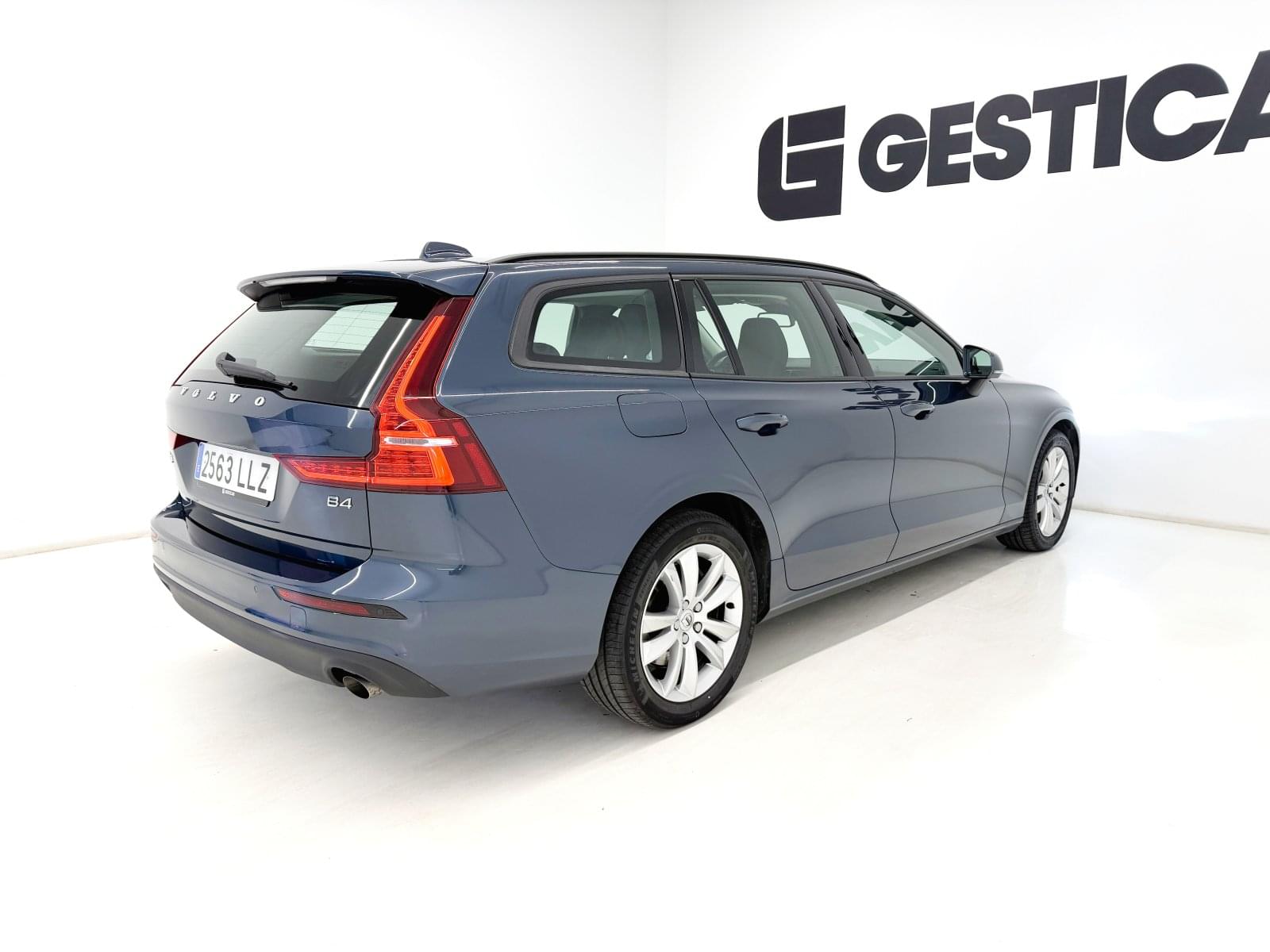 VOLVO V60 2.0 B4 MOMENTUM CORE AUTO 197CV 18 