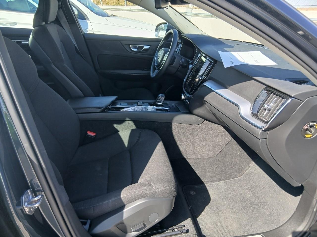 VOLVO V60 2.0 B4 MOMENTUM CORE AUTO 197CV 9 