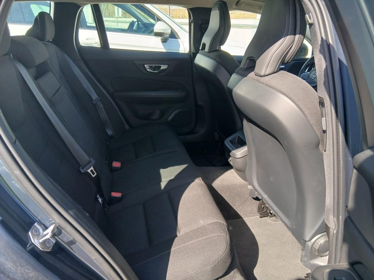 VOLVO V60 2.0 B4 MOMENTUM CORE AUTO 197CV 11 