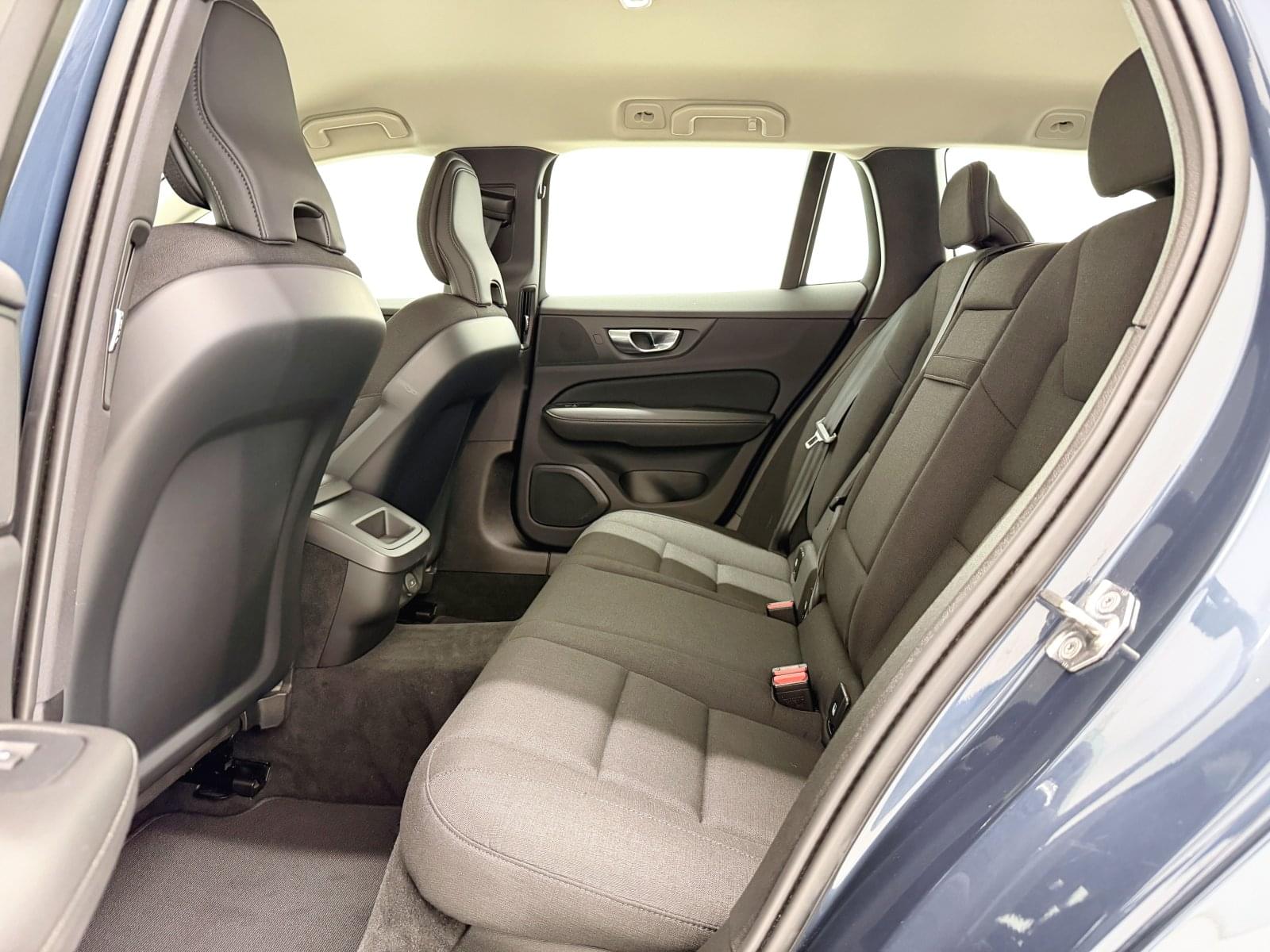 VOLVO V60 2.0 B4 MOMENTUM CORE AUTO 197CV 40 