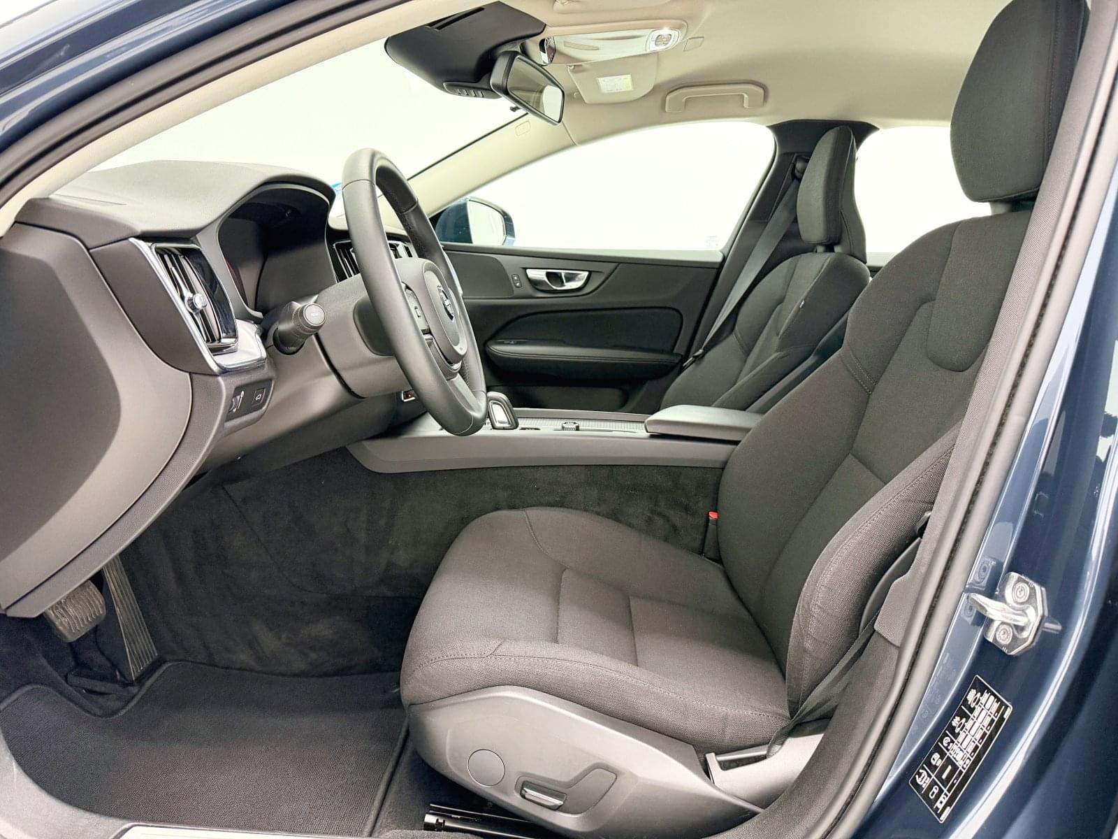 VOLVO V60 2.0 B4 MOMENTUM CORE AUTO 197CV 24 