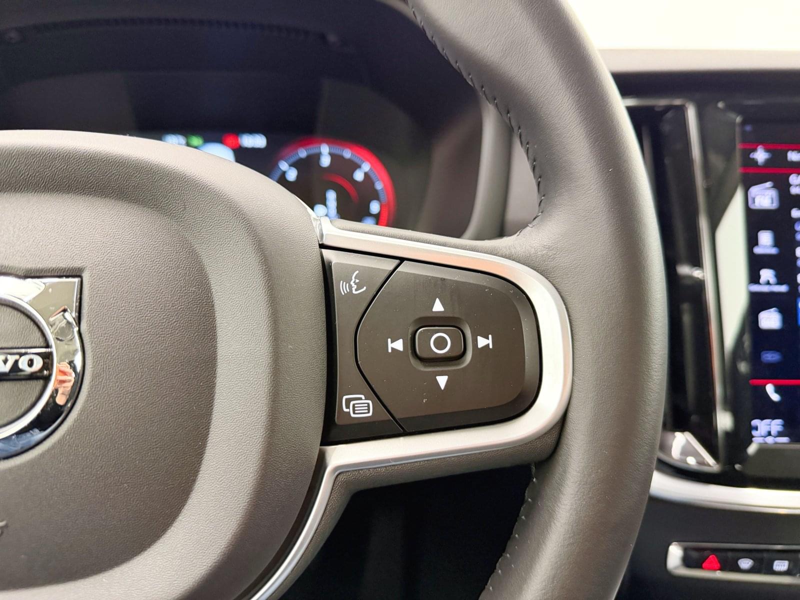 VOLVO V60 2.0 B4 MOMENTUM CORE AUTO 197CV 29 