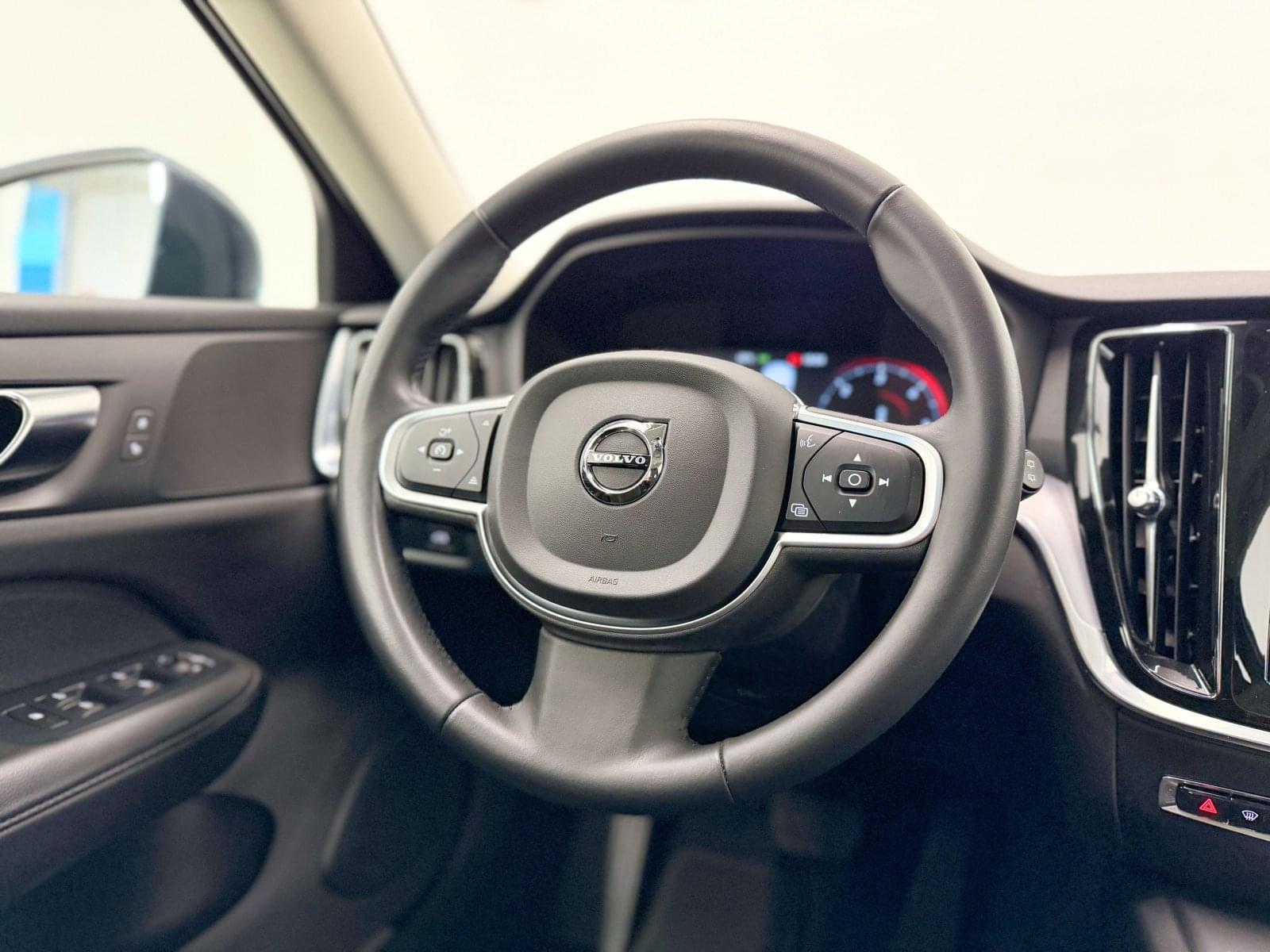 VOLVO V60 2.0 B4 MOMENTUM CORE AUTO 197CV 27 