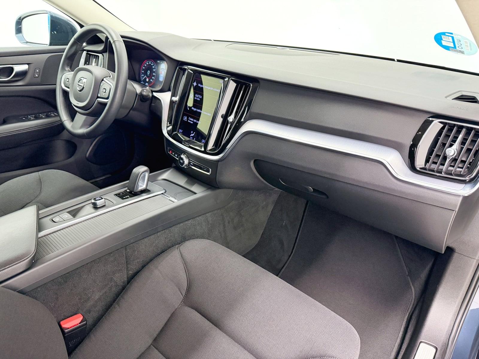 VOLVO V60 2.0 B4 MOMENTUM CORE AUTO 197CV 36 